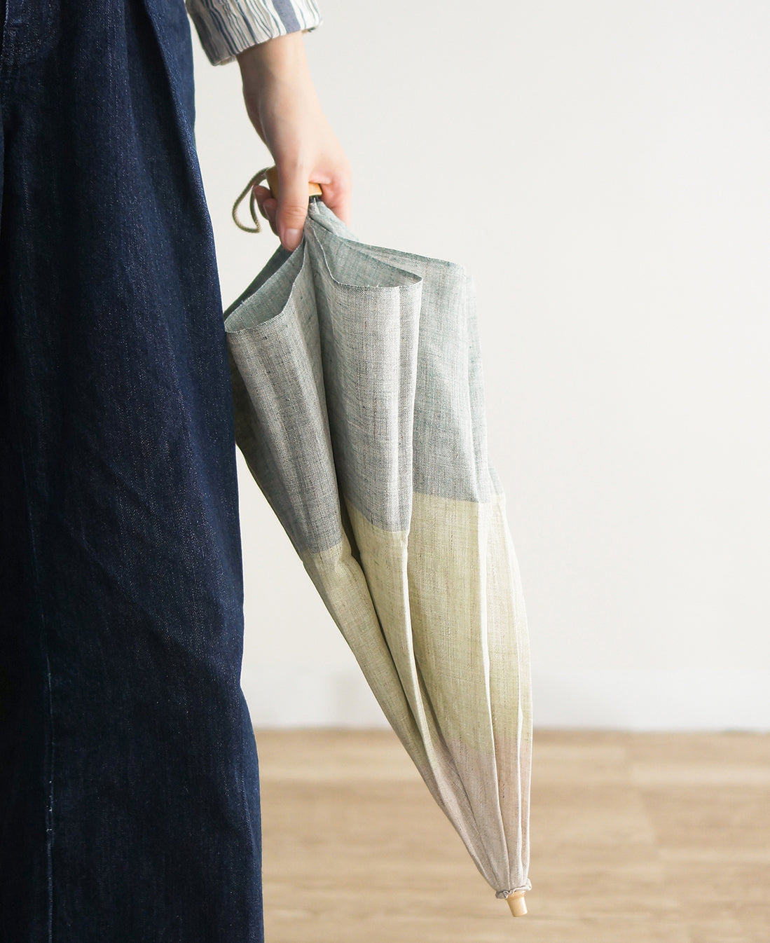 折りたたみ傘 レディース 日傘 晴雨兼用傘 希少な小幅のシャトル織機で織り上げた織物