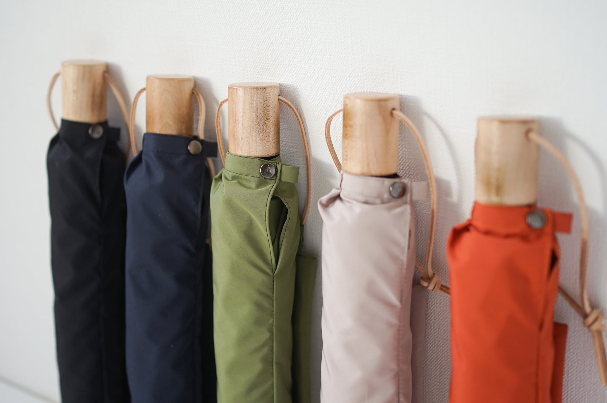 折りたたみ傘 メンズ 雨傘 様々なシーンになじむユニセックスカラー