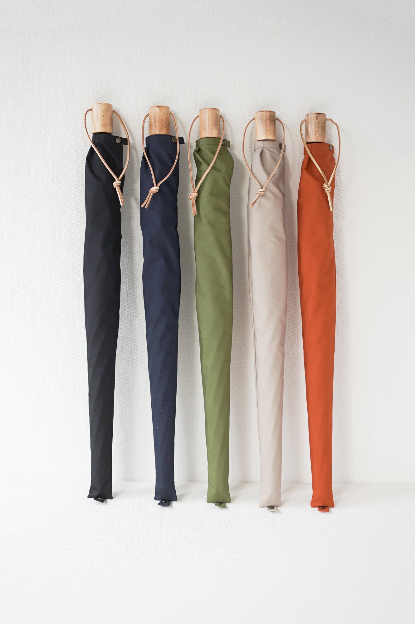 折りたたみ傘 メンズ 雨傘 皮ひも付きで持ちやすい、天然の風合いの楓のハンドル