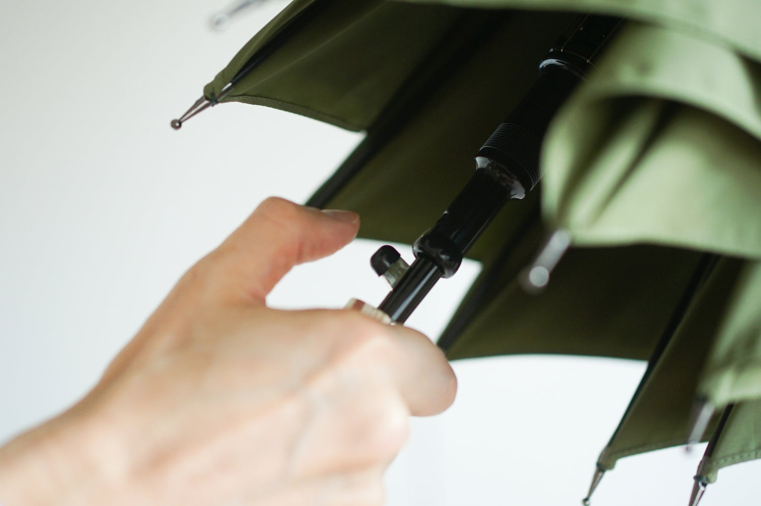 長傘 メンズ 雨傘 様々なシーンになじむユニセックスカラー