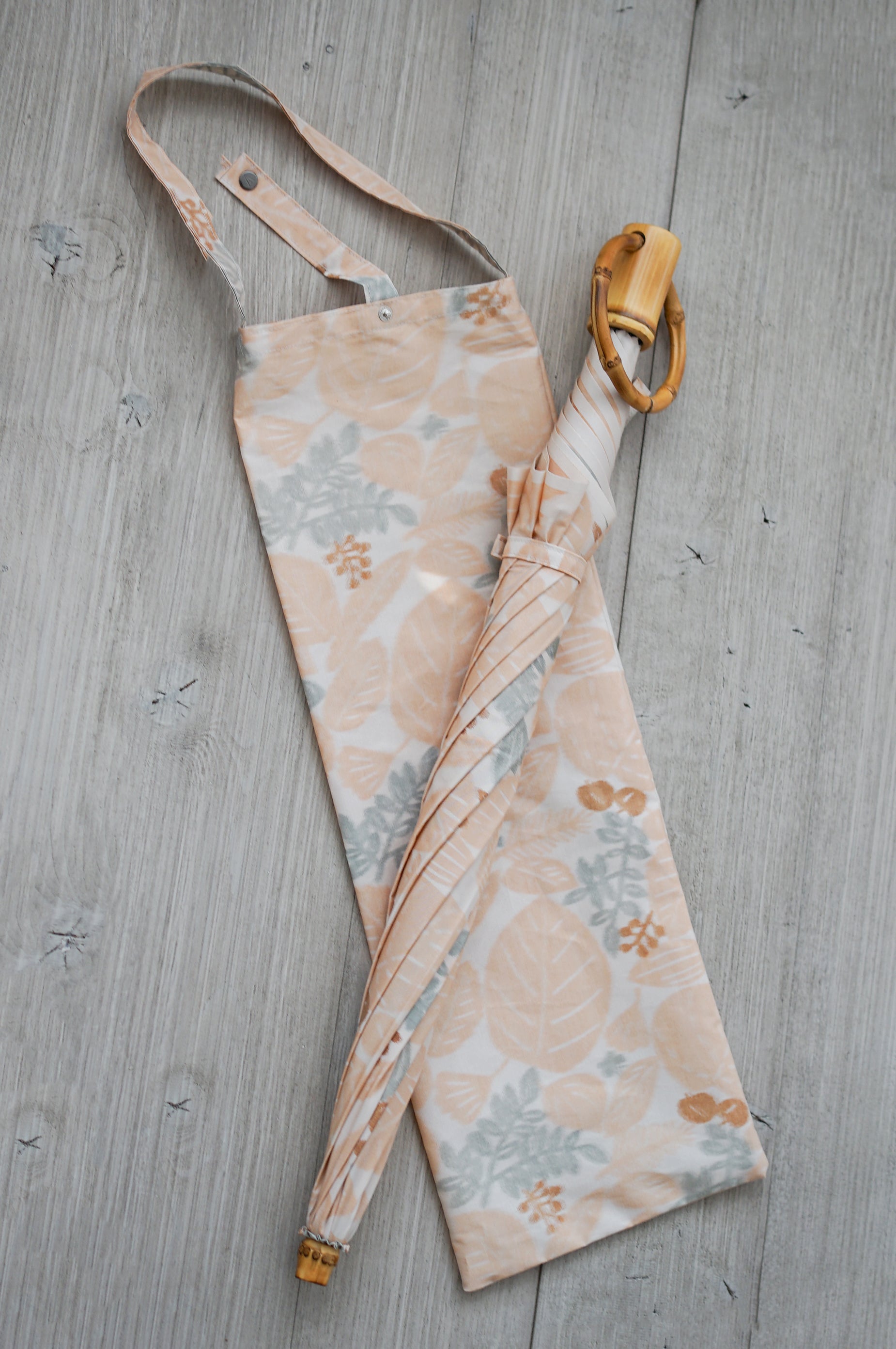 折りたたみ傘 レディース 晴雨兼用傘 たたんで収納できる、エコバッグ型の傘袋