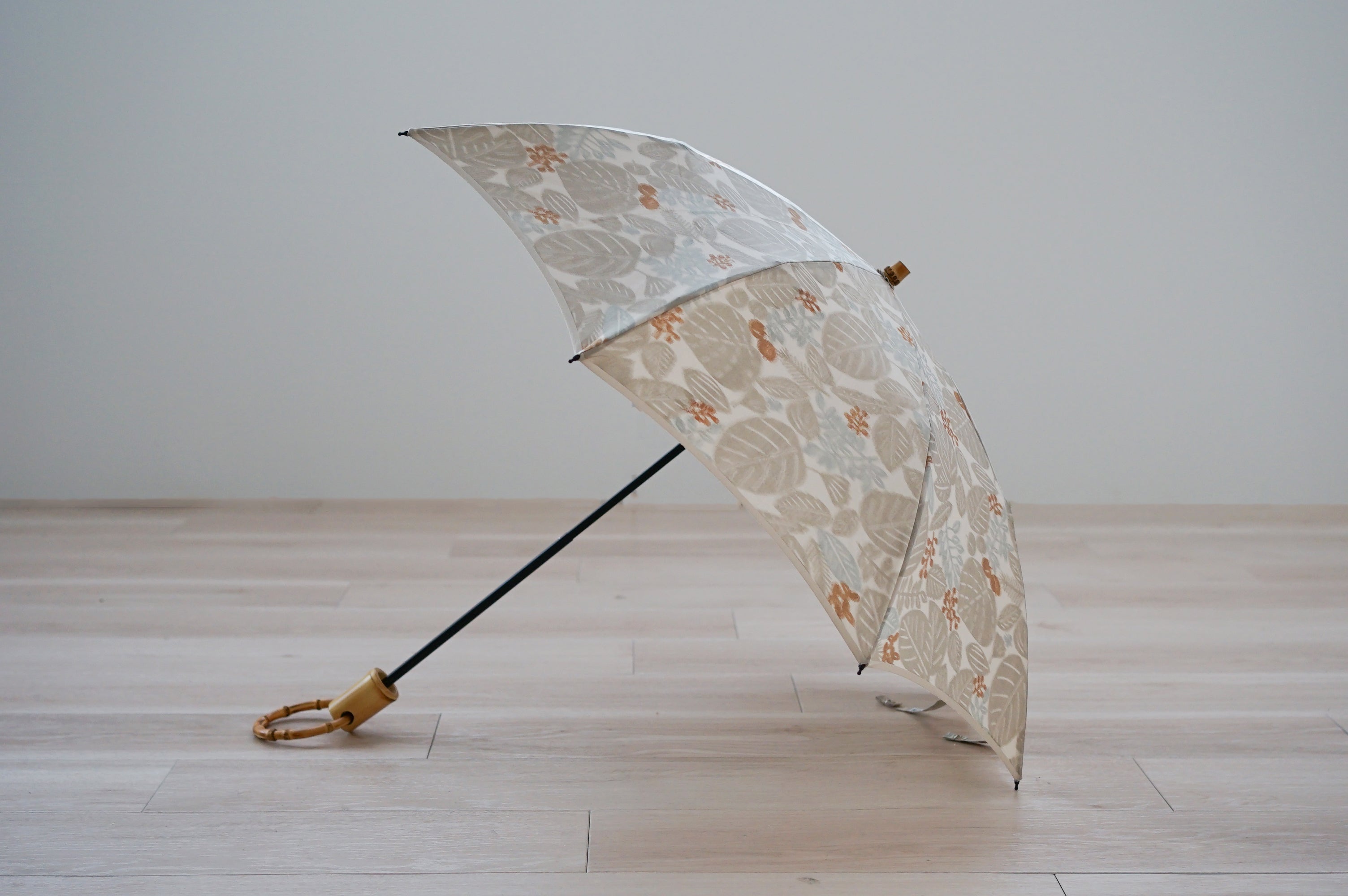 折りたたみ傘 レディース 晴雨兼用傘 甲州織 2way 2段折り 小宮商店 kata kata 葉っぱ すずいろ