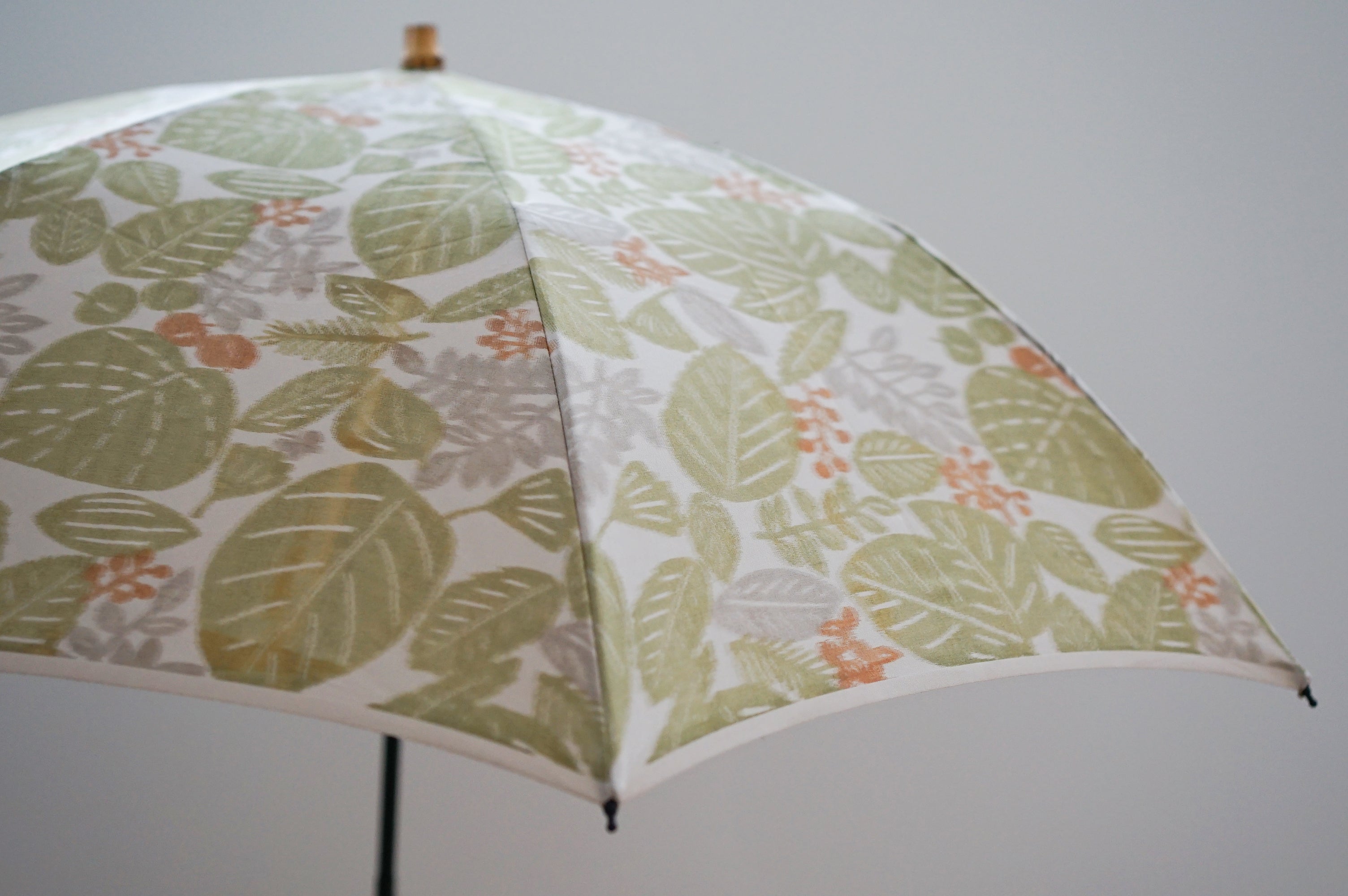 折りたたみ傘 レディース 晴雨兼用傘 艶やかな光沢と重厚感が魅力の「甲州織」