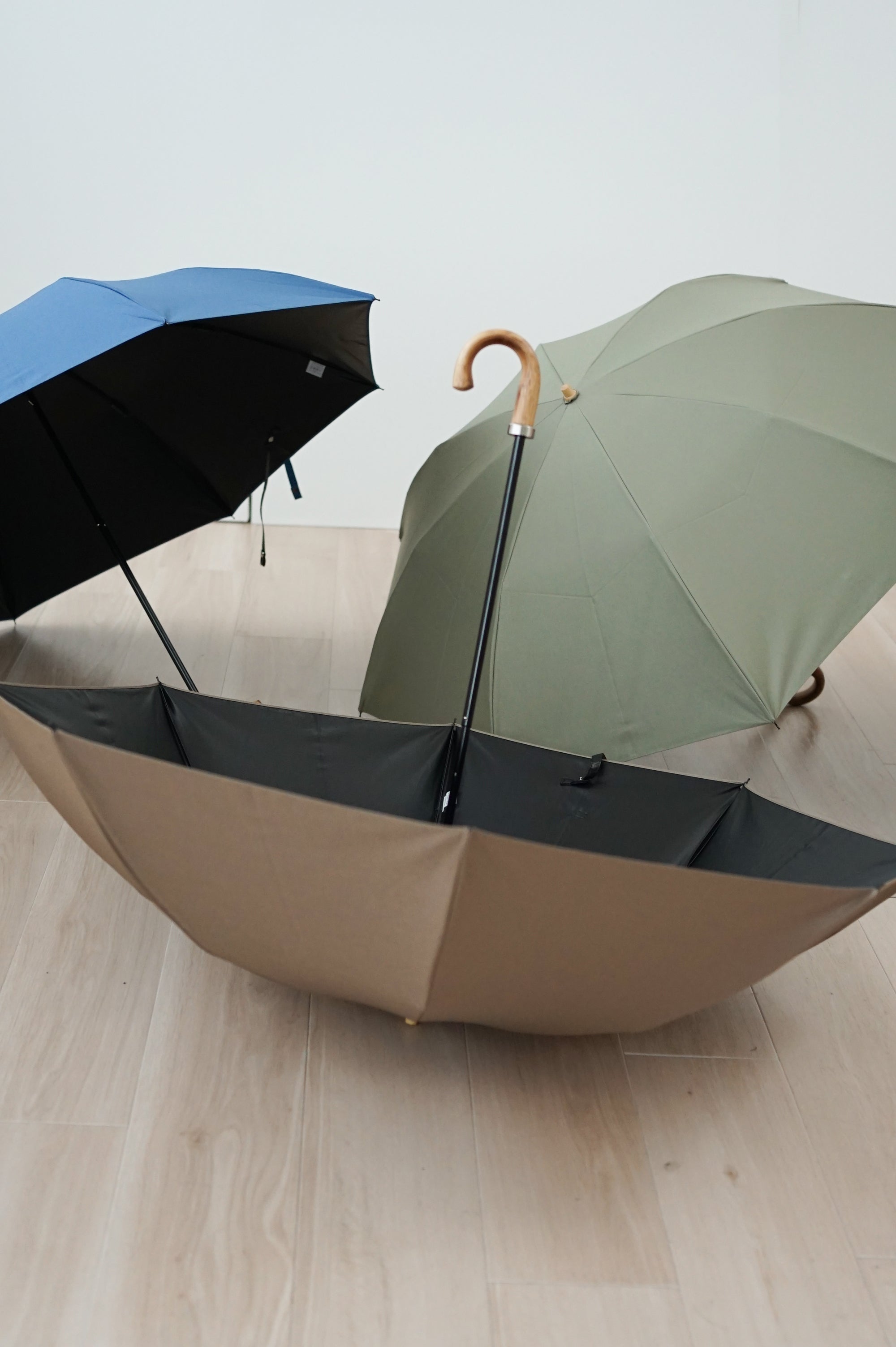 折りたたみ傘 メンズ 日傘・晴雨兼用傘 シンプルで上質なデザインの、機能的な遮光傘