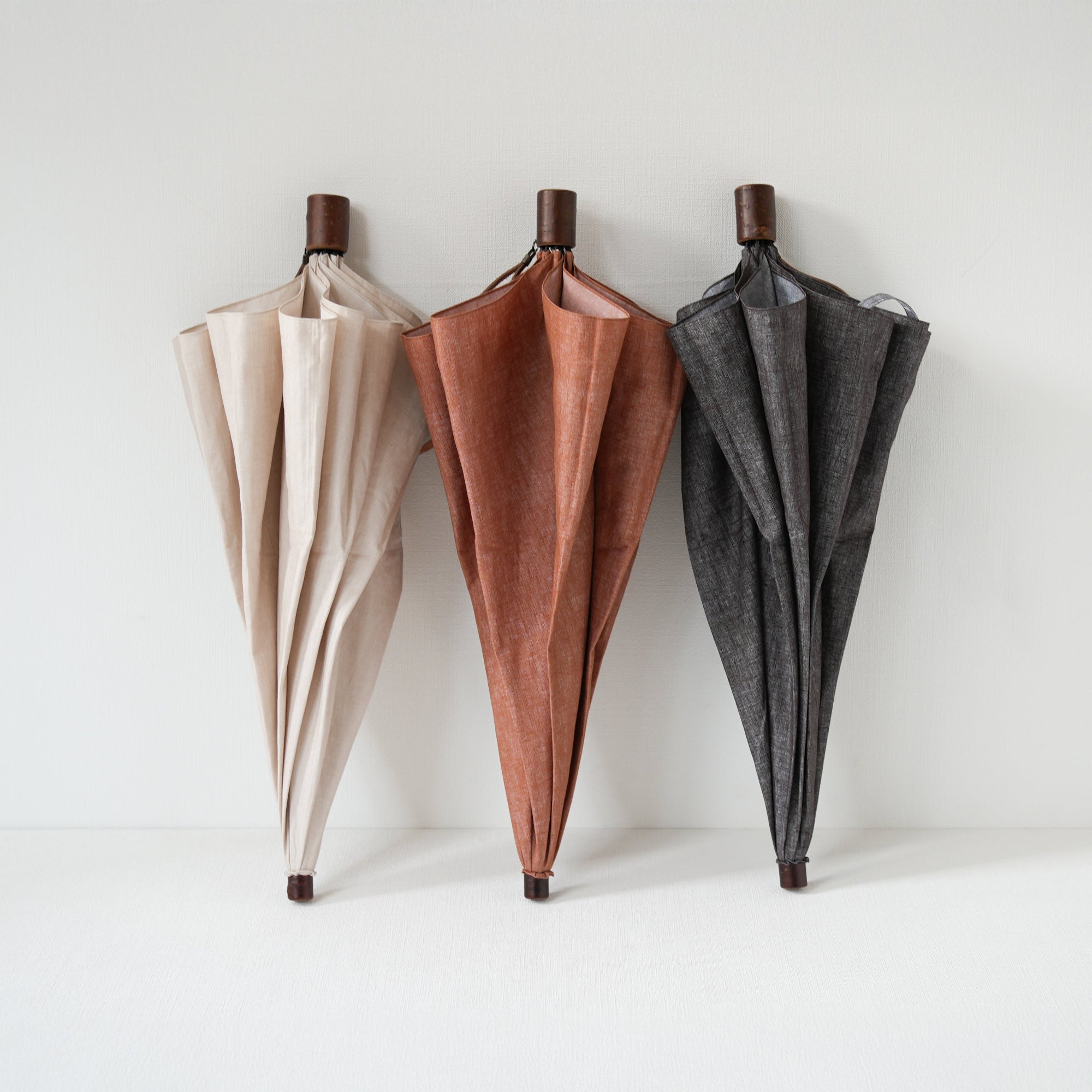 折りたたみ傘 レディース 天然繊維の日傘 傘をたたまなくても持ち歩けます