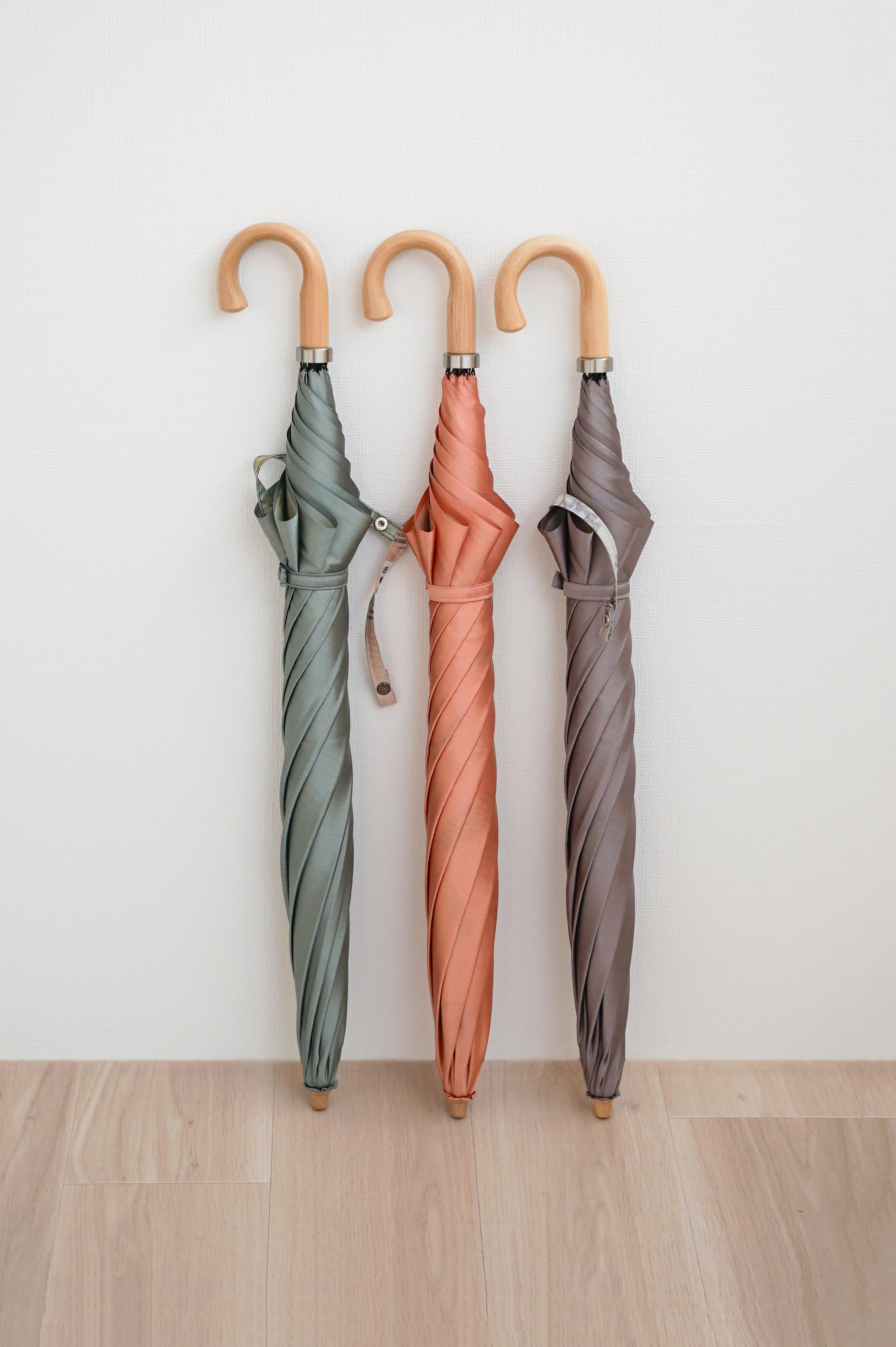 折りたたみ傘 レディース 雨傘 艶やかな光沢と重厚感が魅力の「甲州織」