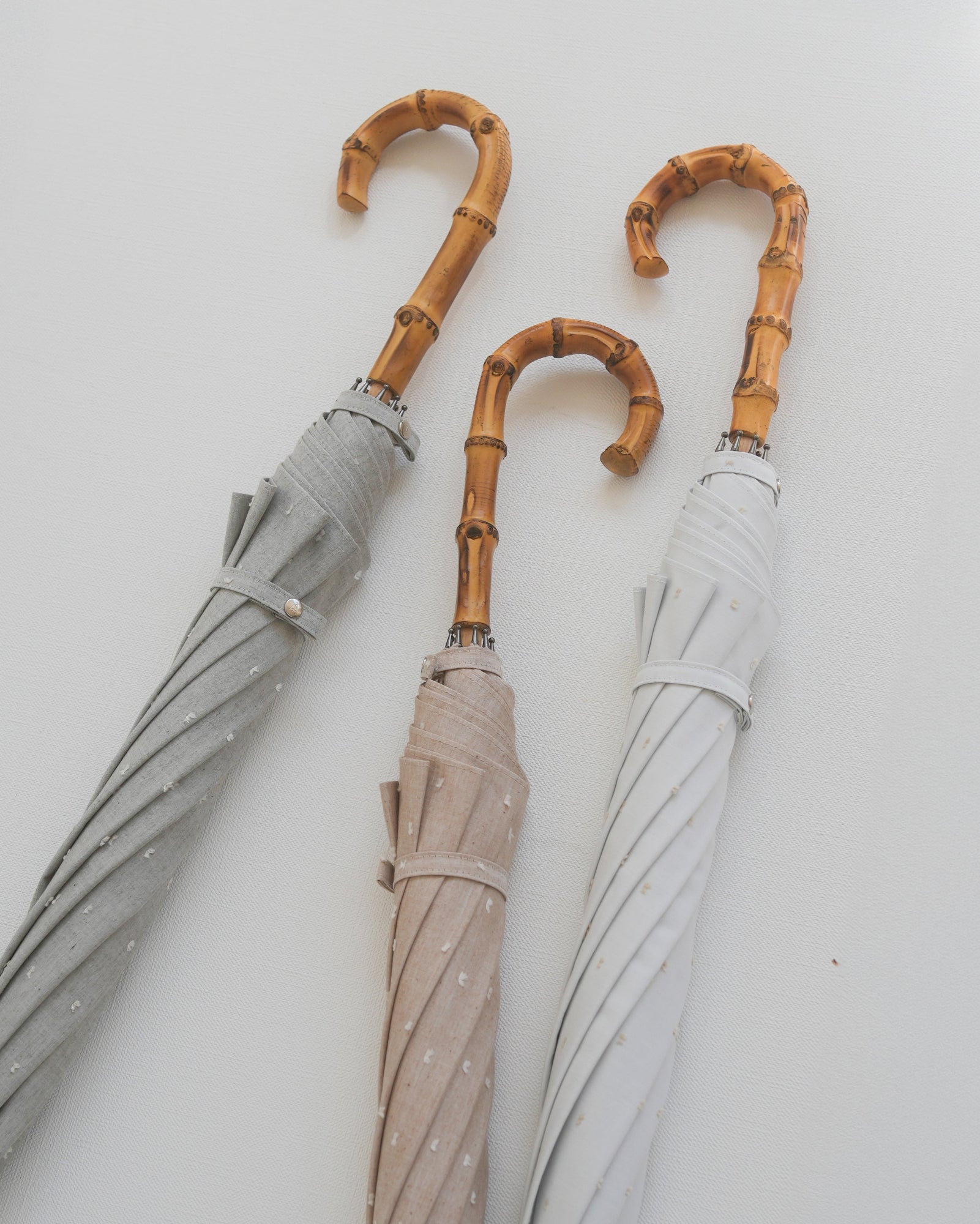 長傘 レディース 日傘・晴雨兼用傘 軽量ですべりにくい、竹のハンドル