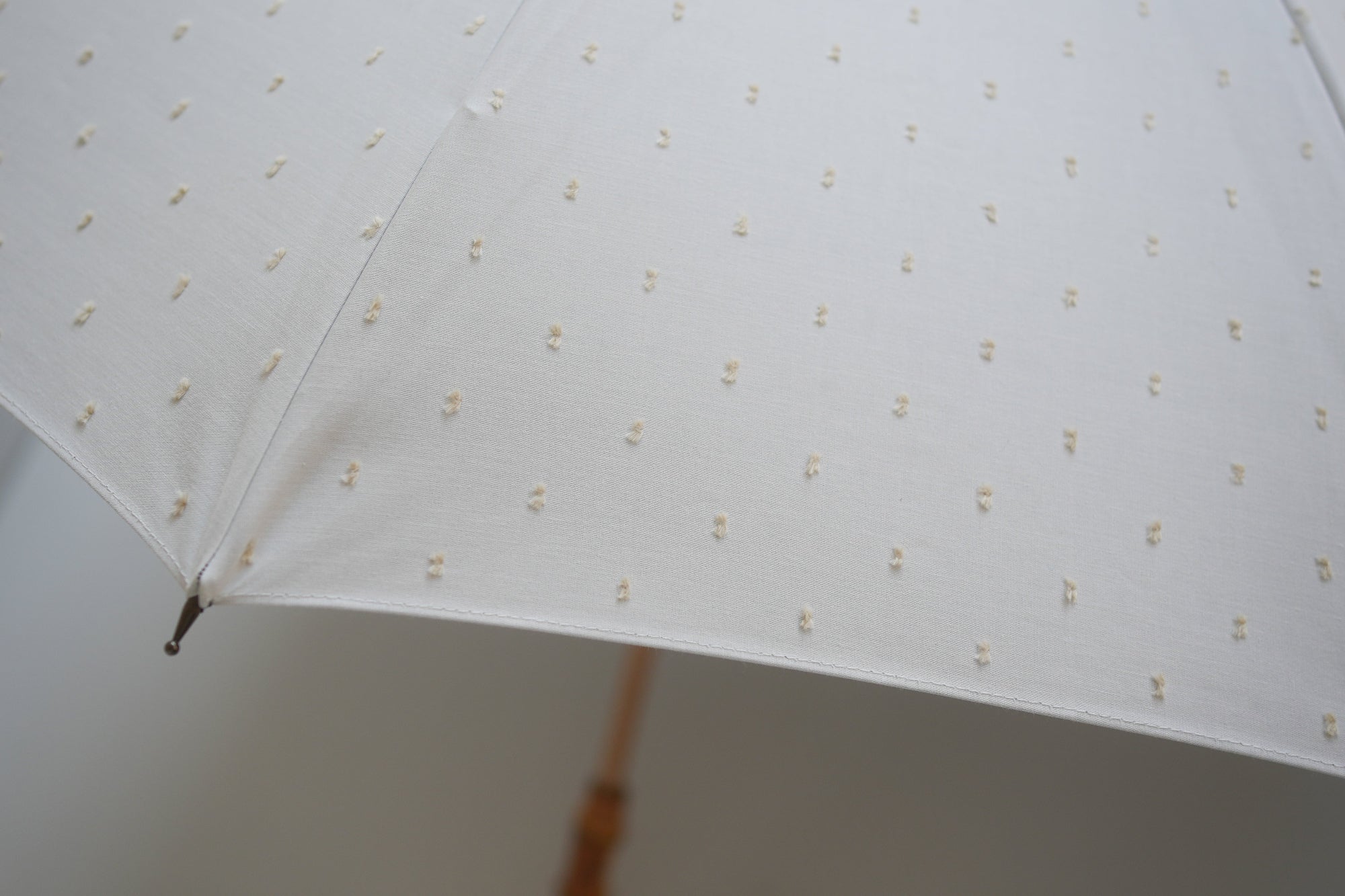 長傘 レディース 日傘・晴雨兼用傘 立体的なドット柄がかわいい、機能的な晴雨兼用傘