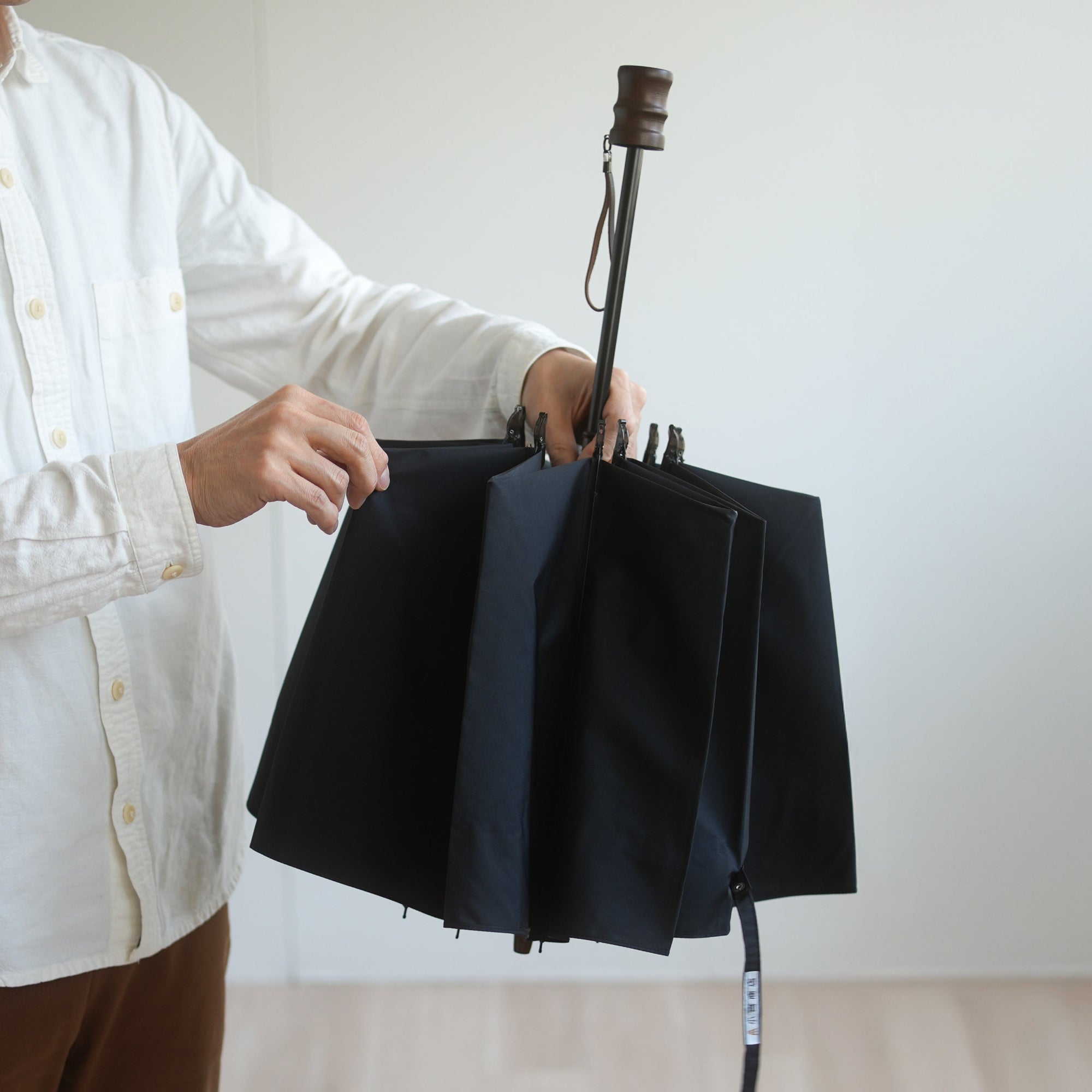 折りたたみ傘 メンズ 雨傘 丈夫で風に強い、10本骨の二つ折り