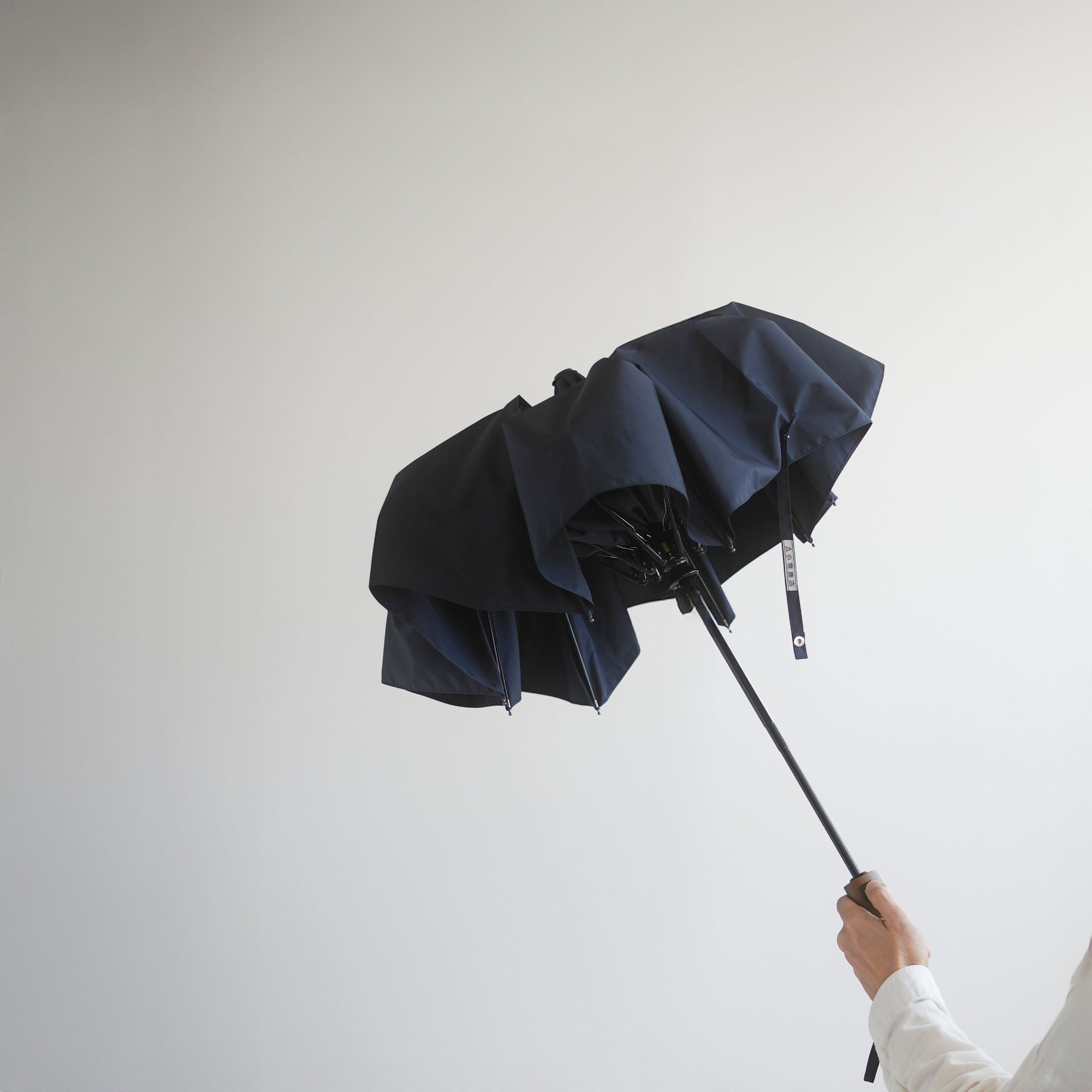 折りたたみ傘 メンズ 雨傘 ボタンひとつで開け閉めができる、自動開閉の折りたたみ傘