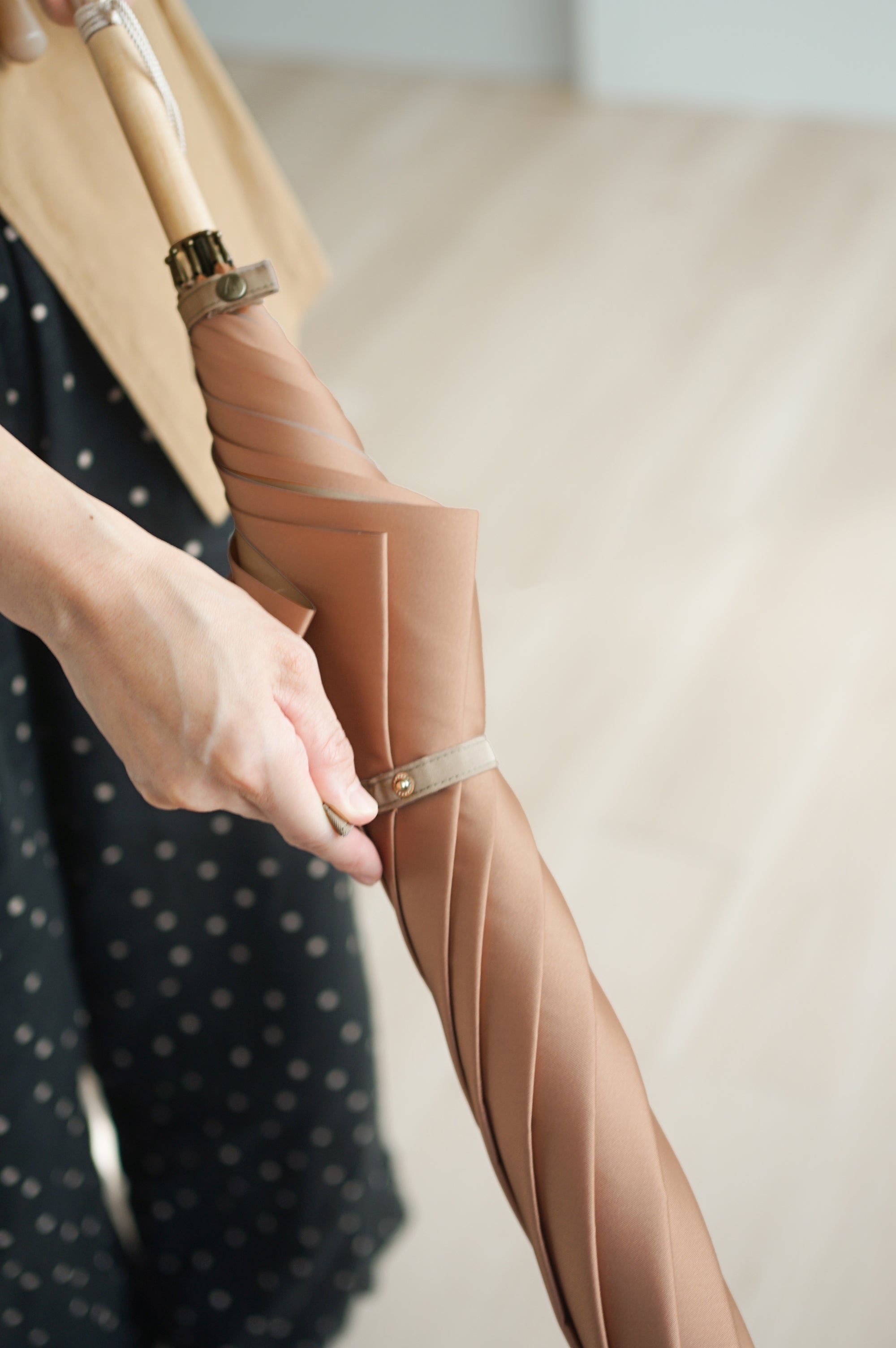 長傘 レディース 雨傘 ネームバンドの色が さりげないアクセントに