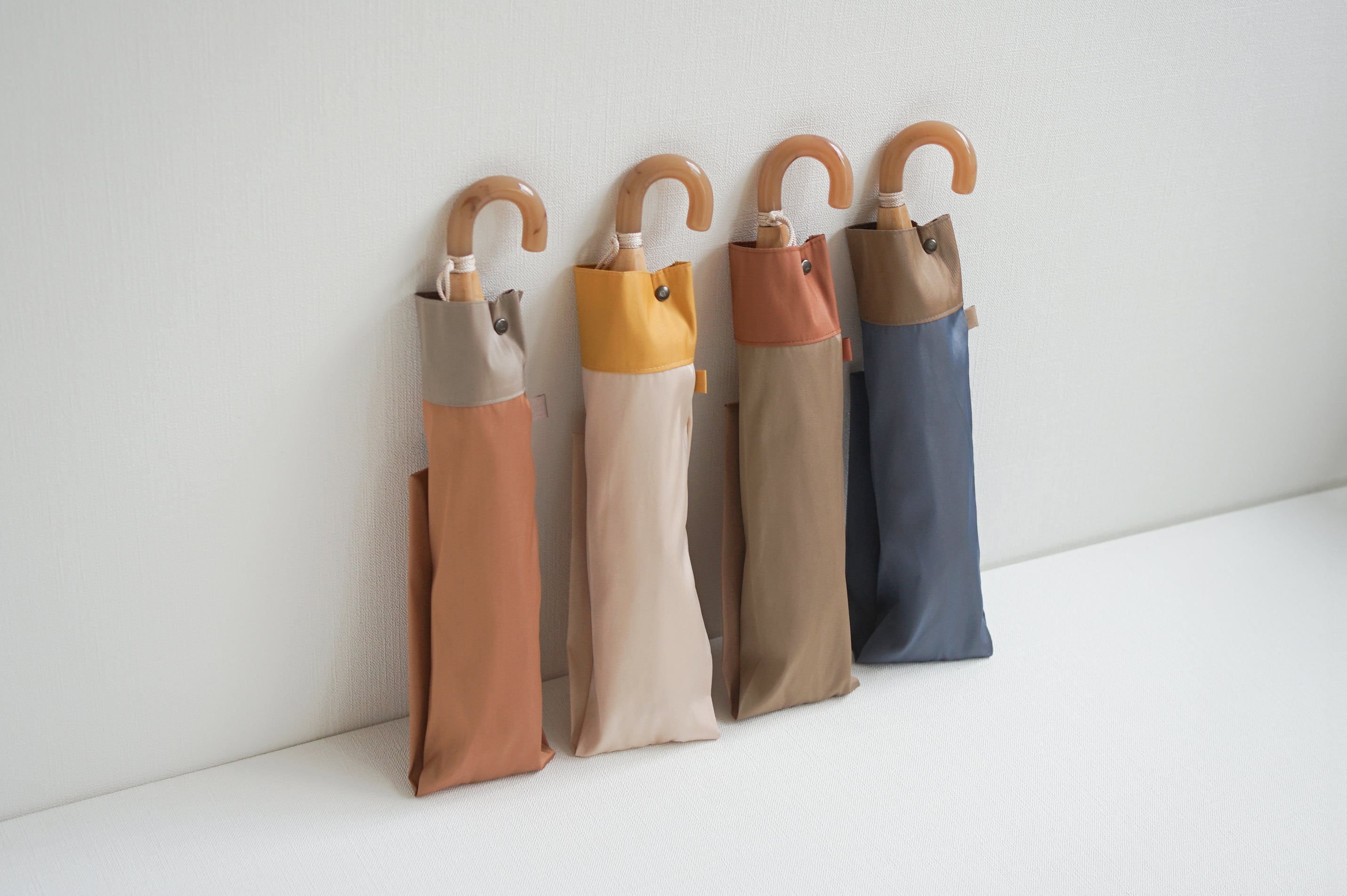 折りたたみ傘 レディース 雨傘 コーディネートしやすい2色のニュアンスカラー