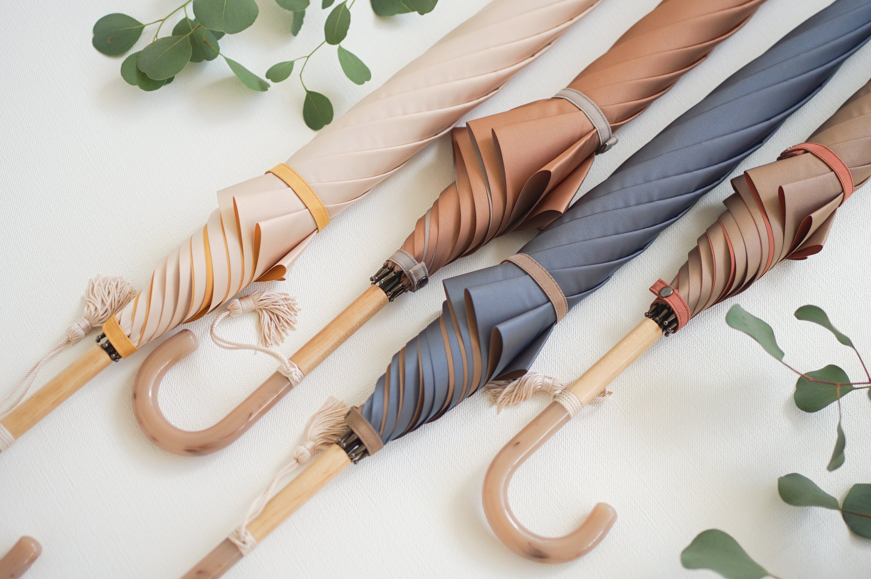 長傘 レディース 雨傘 小幅の甲州織生地ならではの、2色の組み合わせ