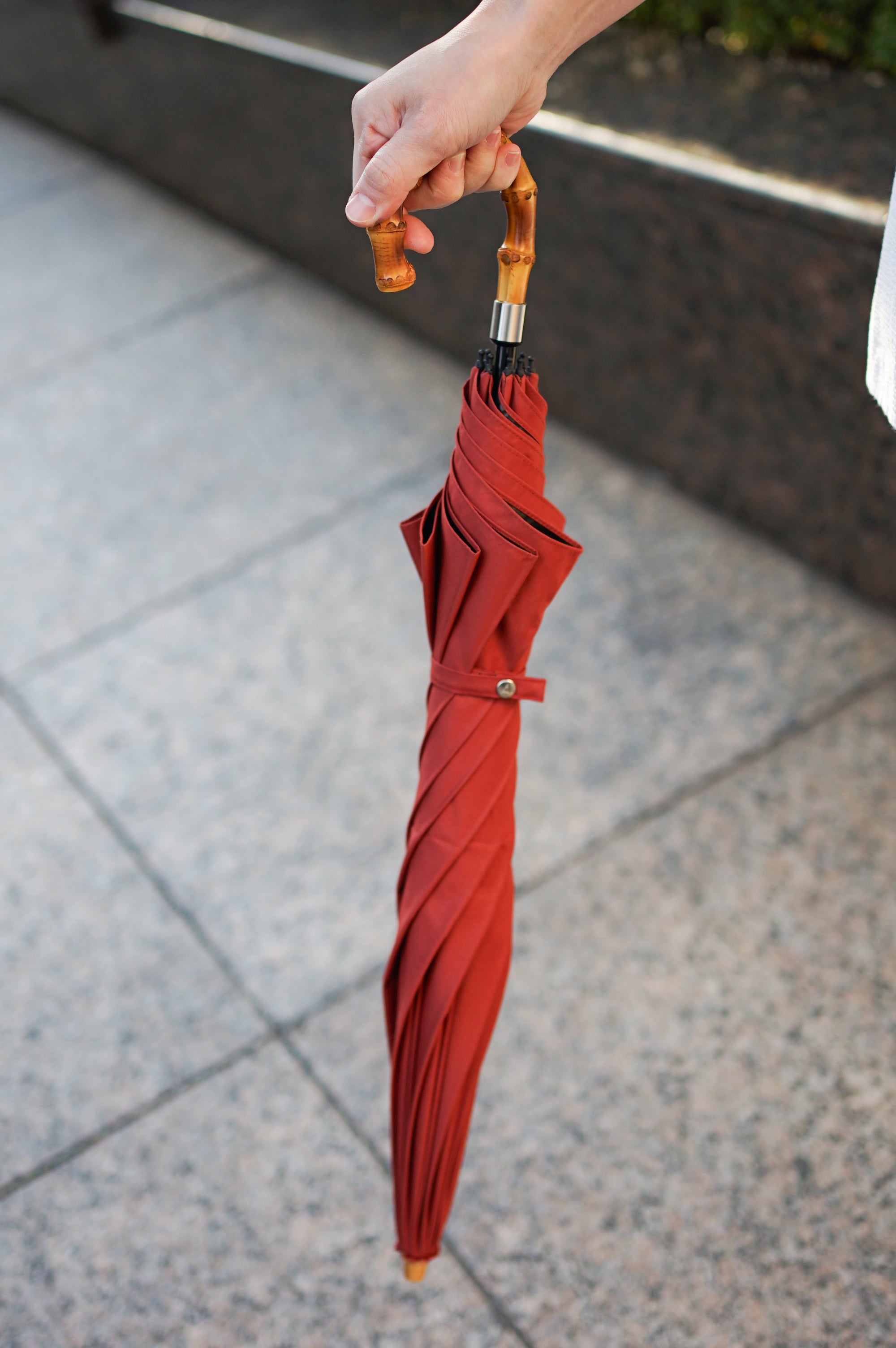 折りたたみ傘 レディース 日傘・晴雨兼用傘 傘をたたまなくても持ち歩けます