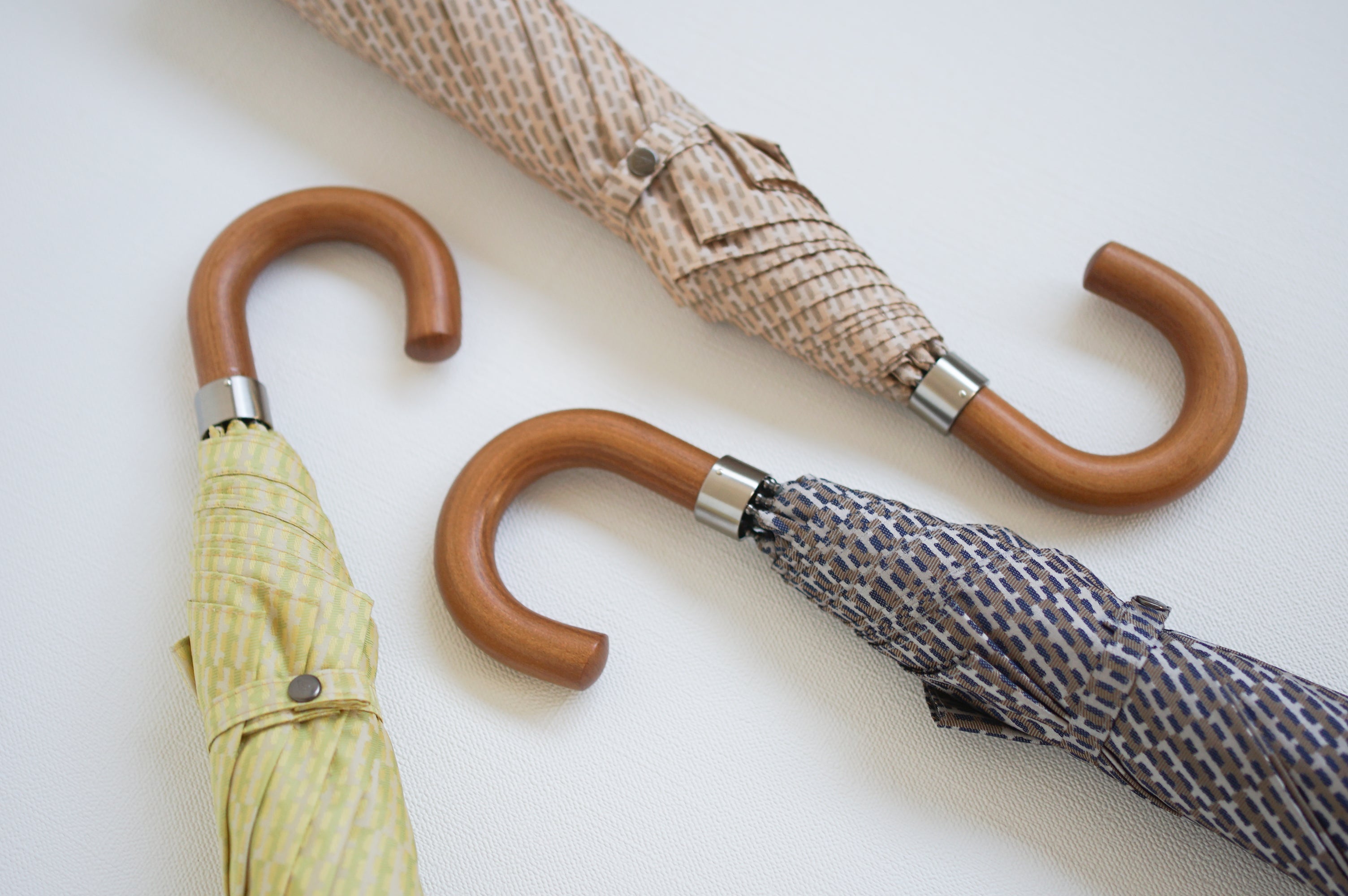 折りたたみ傘 レディース 雨傘 「榛原(はいばら)」千代紙の伝統的な図案「組木(くみき)」