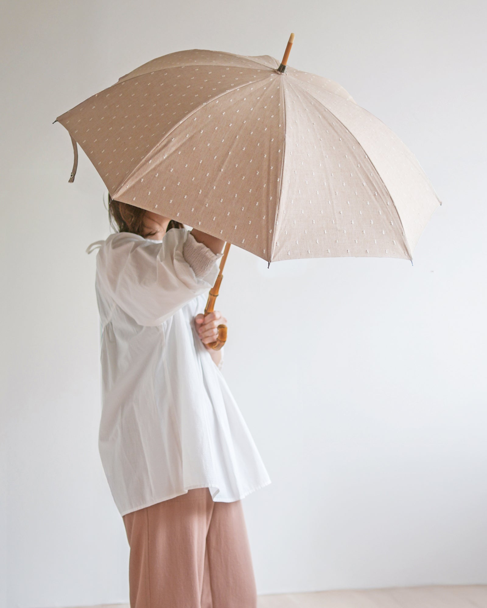 長傘 レディース 日傘・晴雨兼用傘 立体的なドット柄がかわいい、機能的な晴雨兼用傘