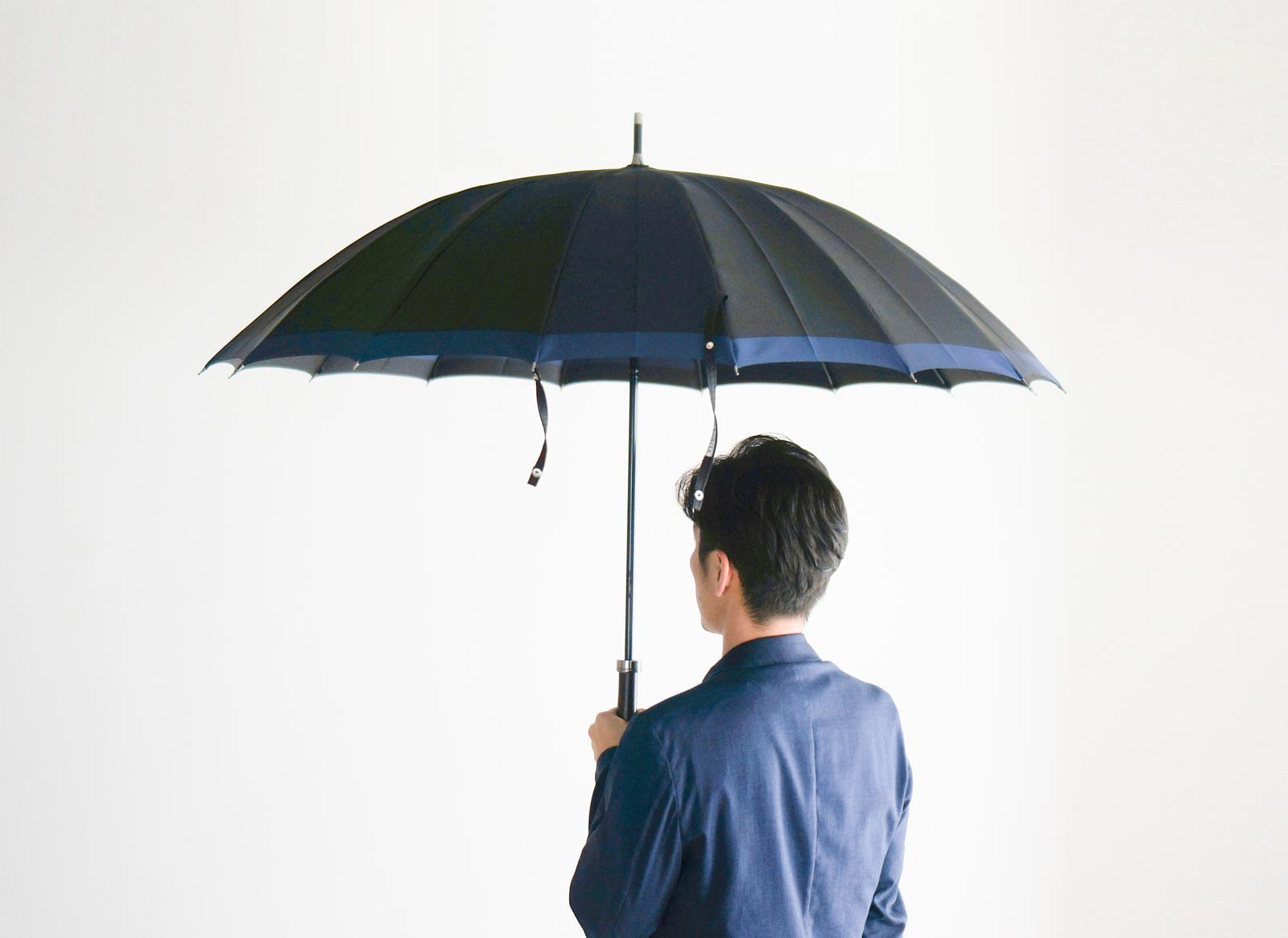 長傘 メンズ 雨傘 淵のラインがファッションのアクセントに