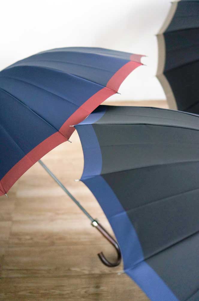 長傘 メンズ 雨傘 淵のラインがファッションのアクセントに