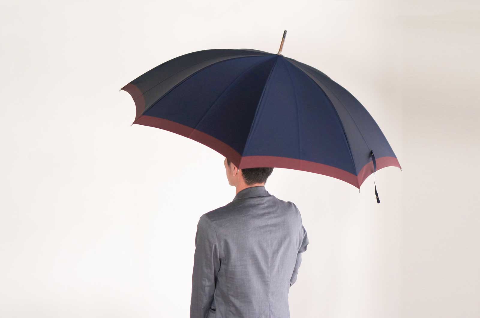 長傘 メンズ 雨傘 淵のラインがファッションのアクセントに