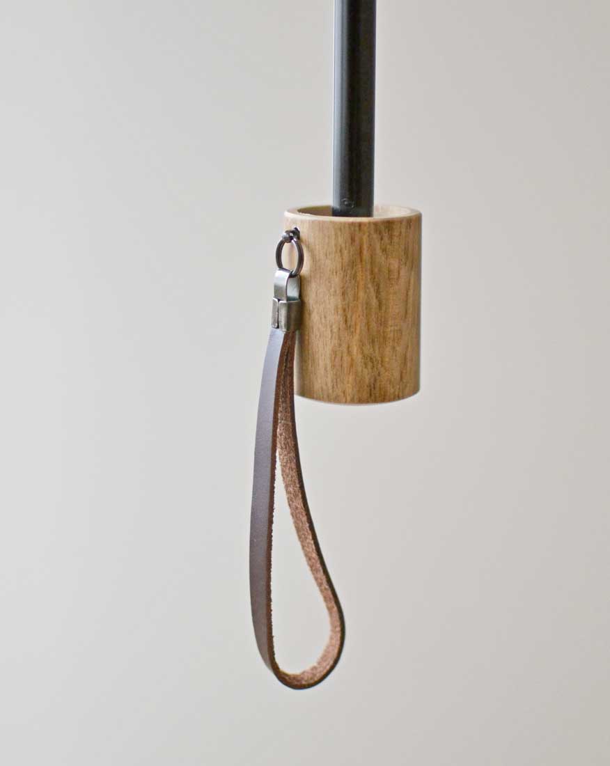 折りたたみ傘 メンズ 晴雨兼用傘 焼き色がおしゃれでナチュラルな、持ちやすい天然木のハンドル