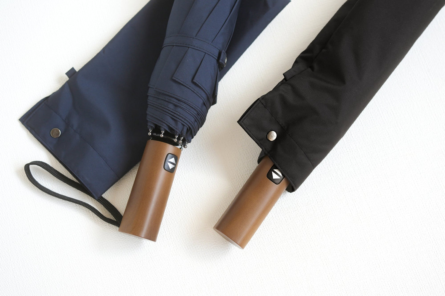 超撥水のミラトーレシリーズに、ワンタッチで開閉できる「60cm8本骨 自動開閉 折りたたみ傘」と、丈夫で大きい「65cm10本骨 折りたたみ傘」が登場しました