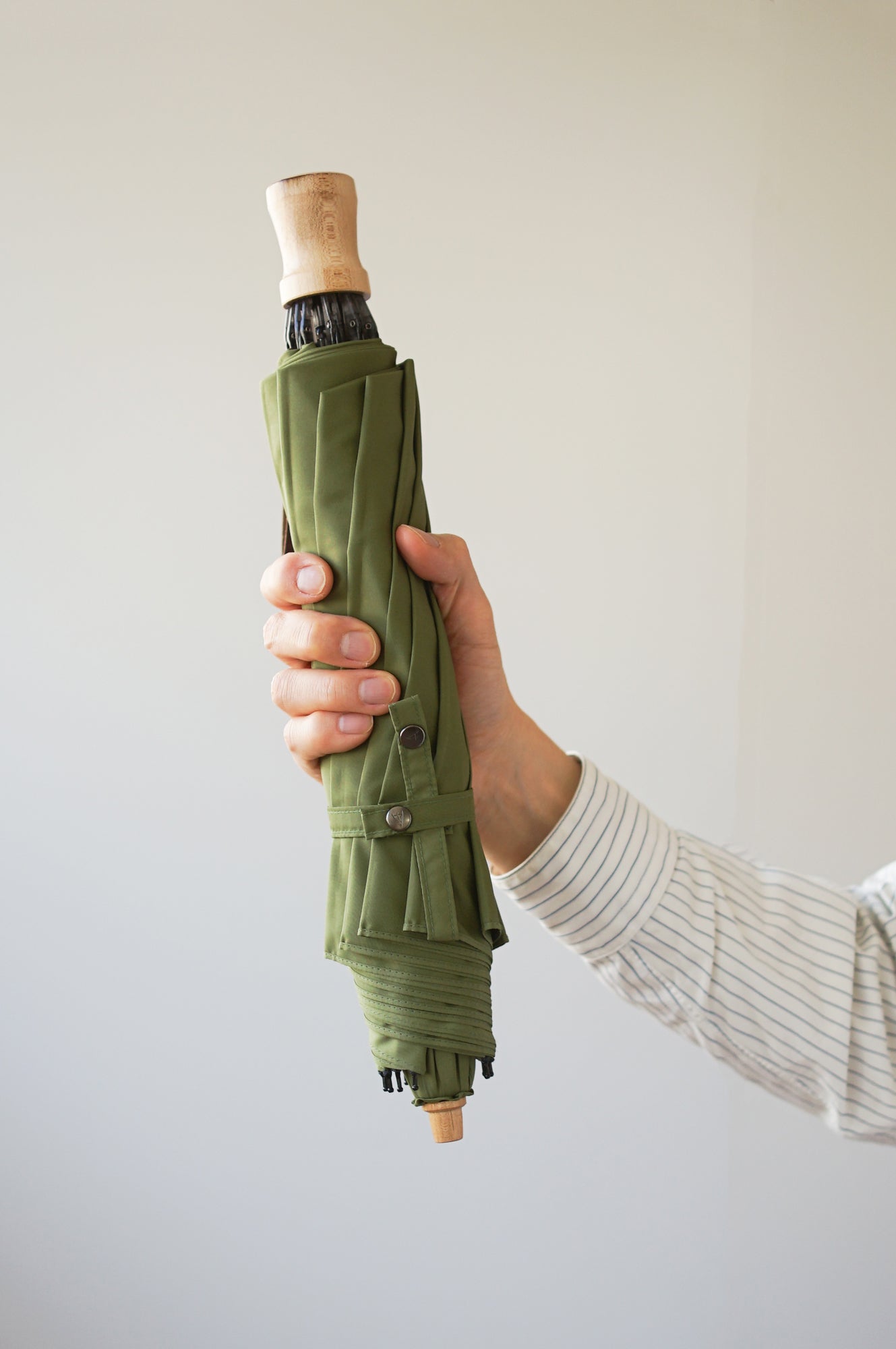 折りたたみ傘 メンズ 雨傘 抜群の撥水性で雨に負けない「ミラトーレ」