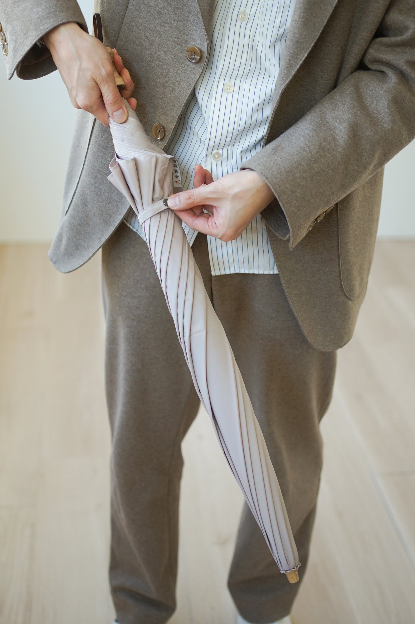 折りたたみ傘 メンズ 雨傘 傘をたたまなくても持ち歩けます