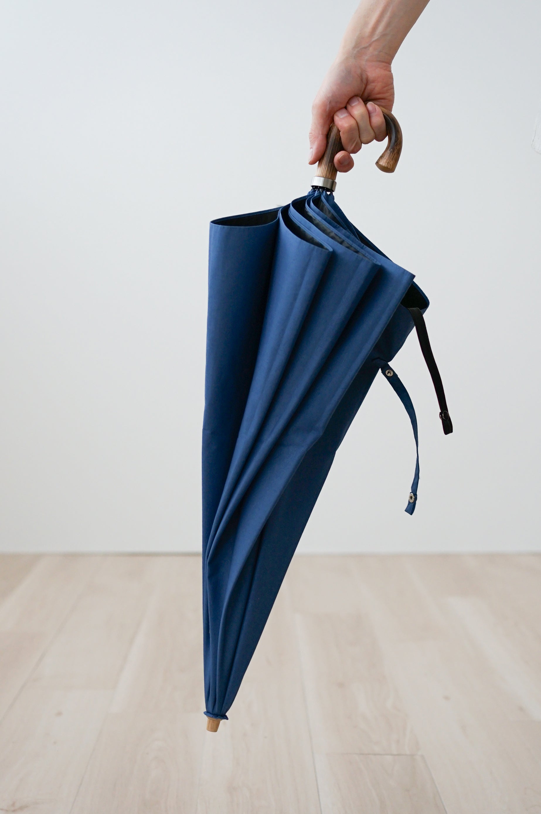 折りたたみ傘 メンズ 日傘・晴雨兼用傘 傘をたたまなくても持ち歩けます