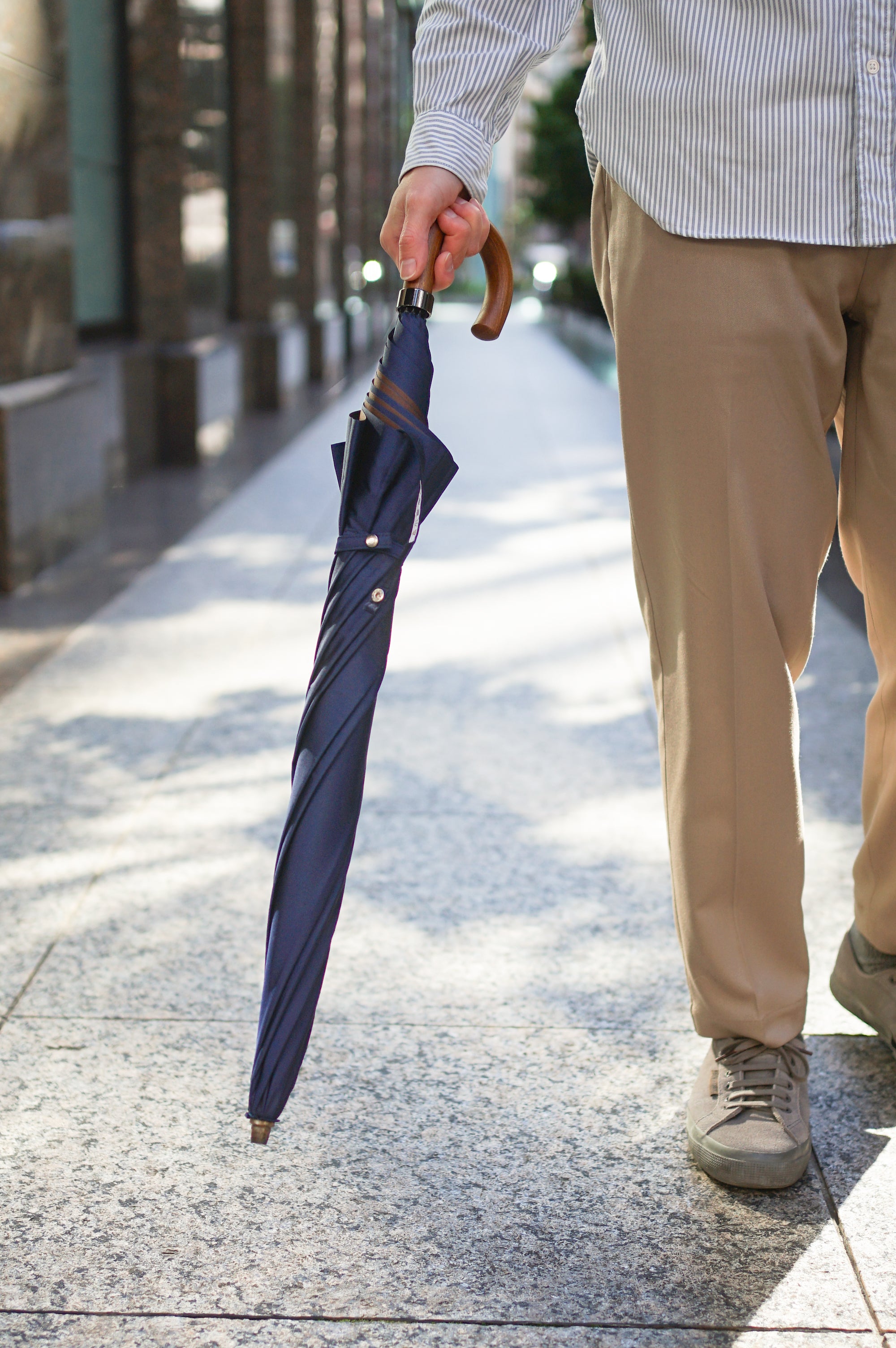 折りたたみ傘 メンズ 雨傘 染色する糸の色にこだわり、ユニセックスでもお使いいただけるカラー