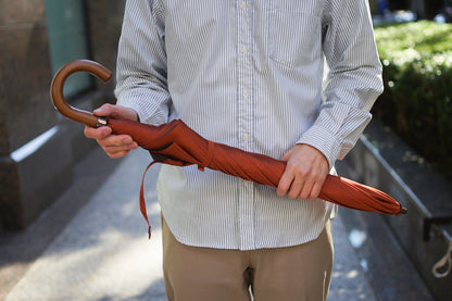 折りたたみ傘 メンズ 雨傘 染色する糸の色にこだわり、ユニセックスでもお使いいただけるカラー