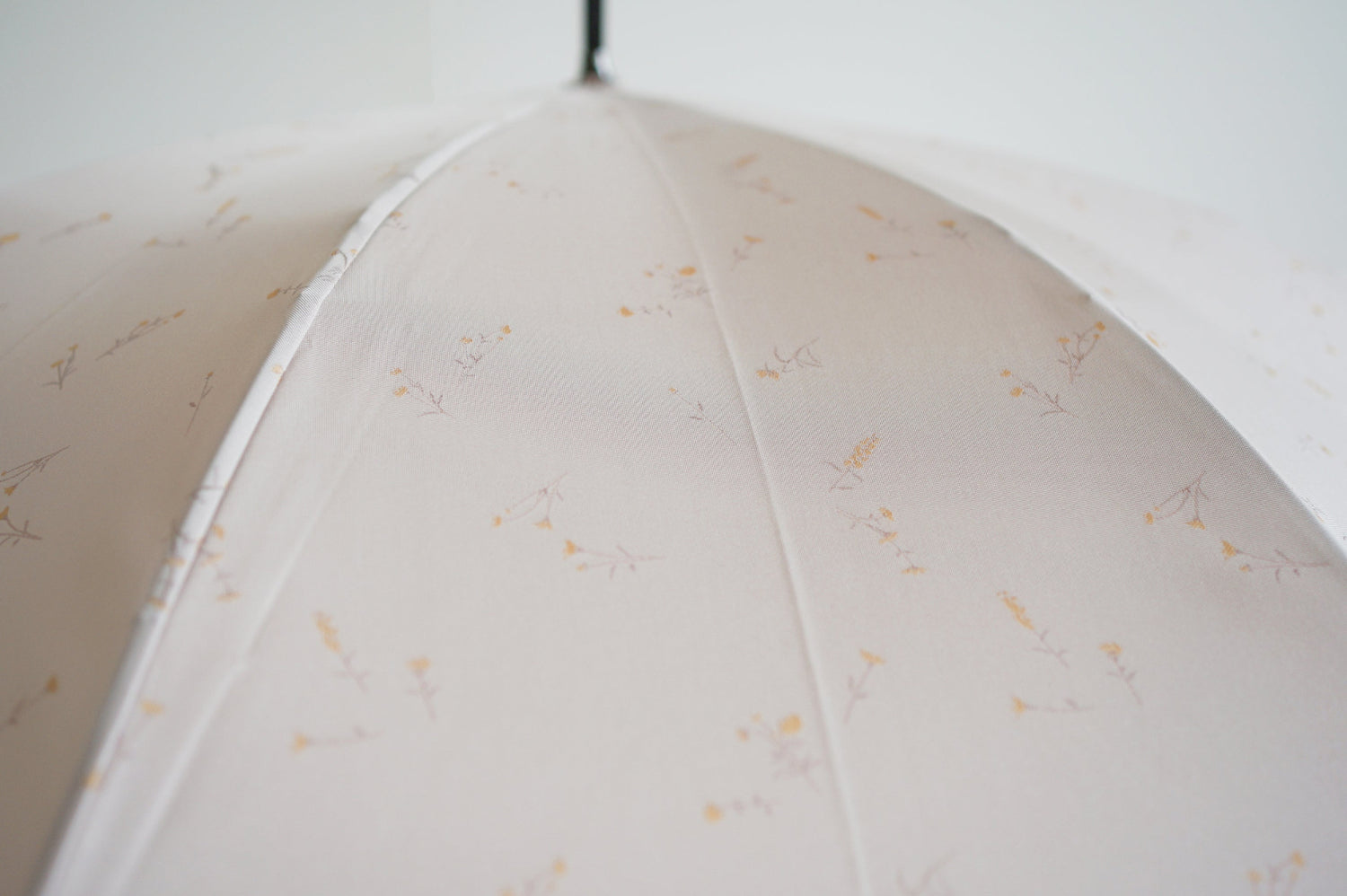 長傘 レディース 雨傘 UV たくさんの人の手を経て、ようやく形となる希少な織物