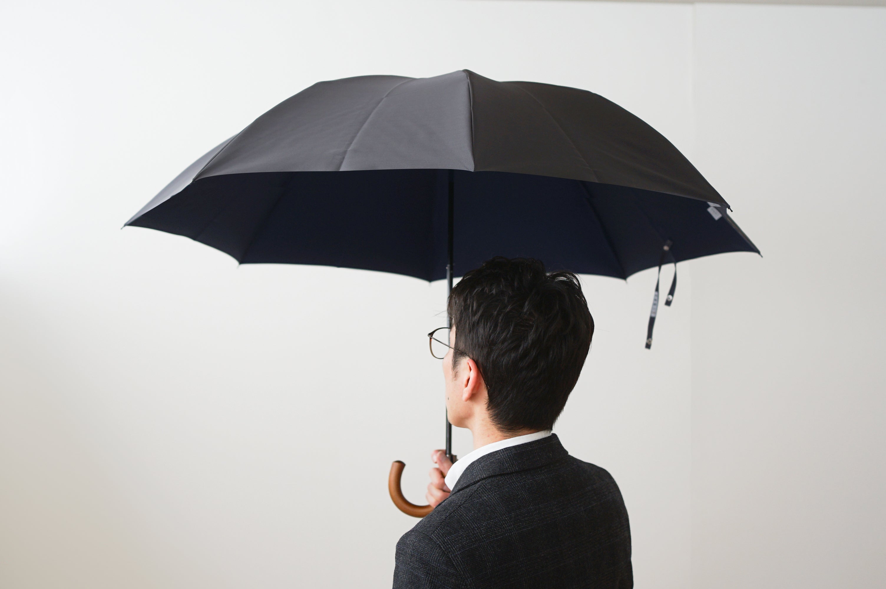 折りたたみ傘 メンズ 雨傘 希少な小幅のシャトル織機で織り上げた織物