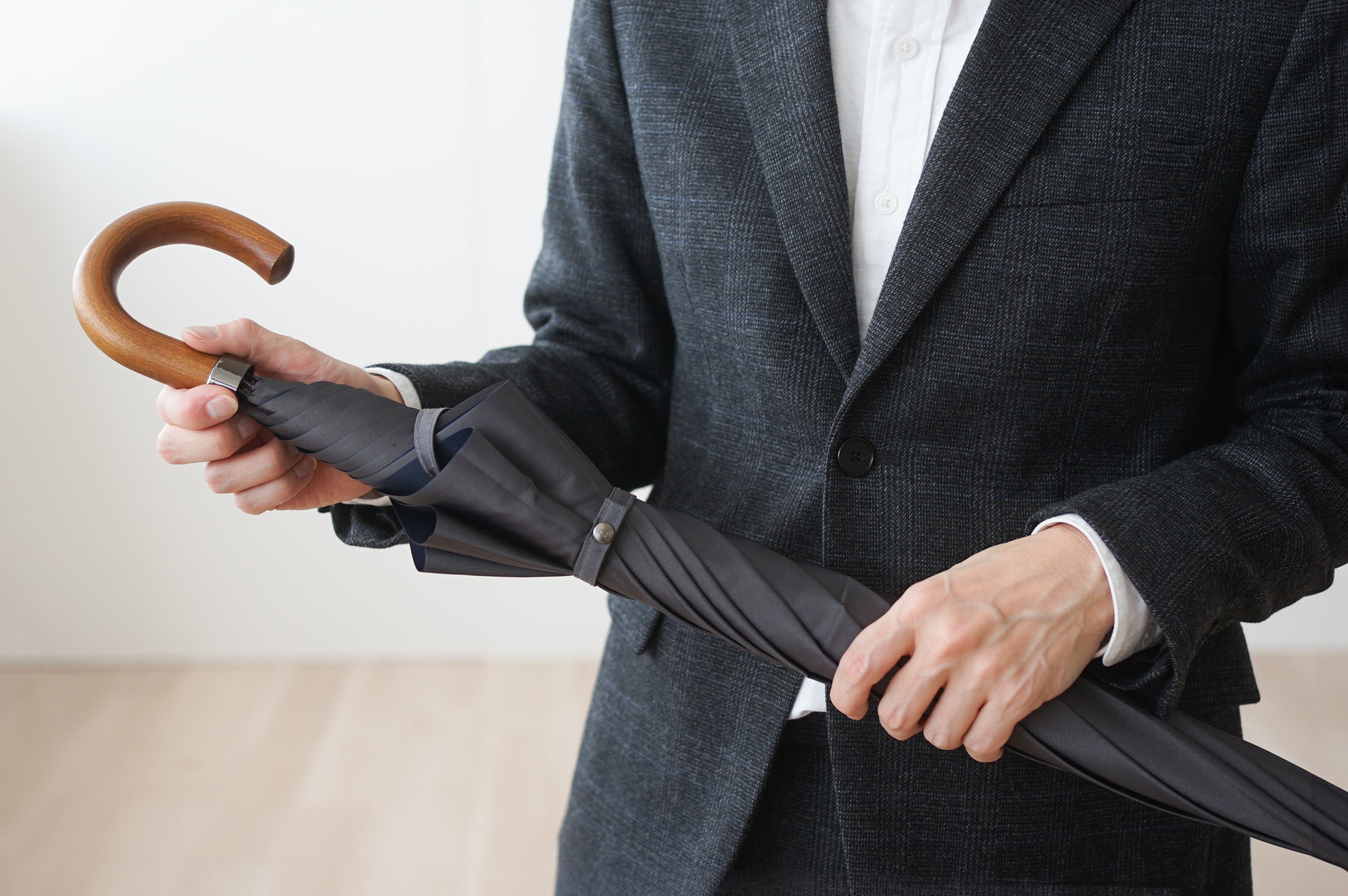 折りたたみ傘 メンズ 雨傘 艶やかな光沢と重厚感が魅力の「甲州織」