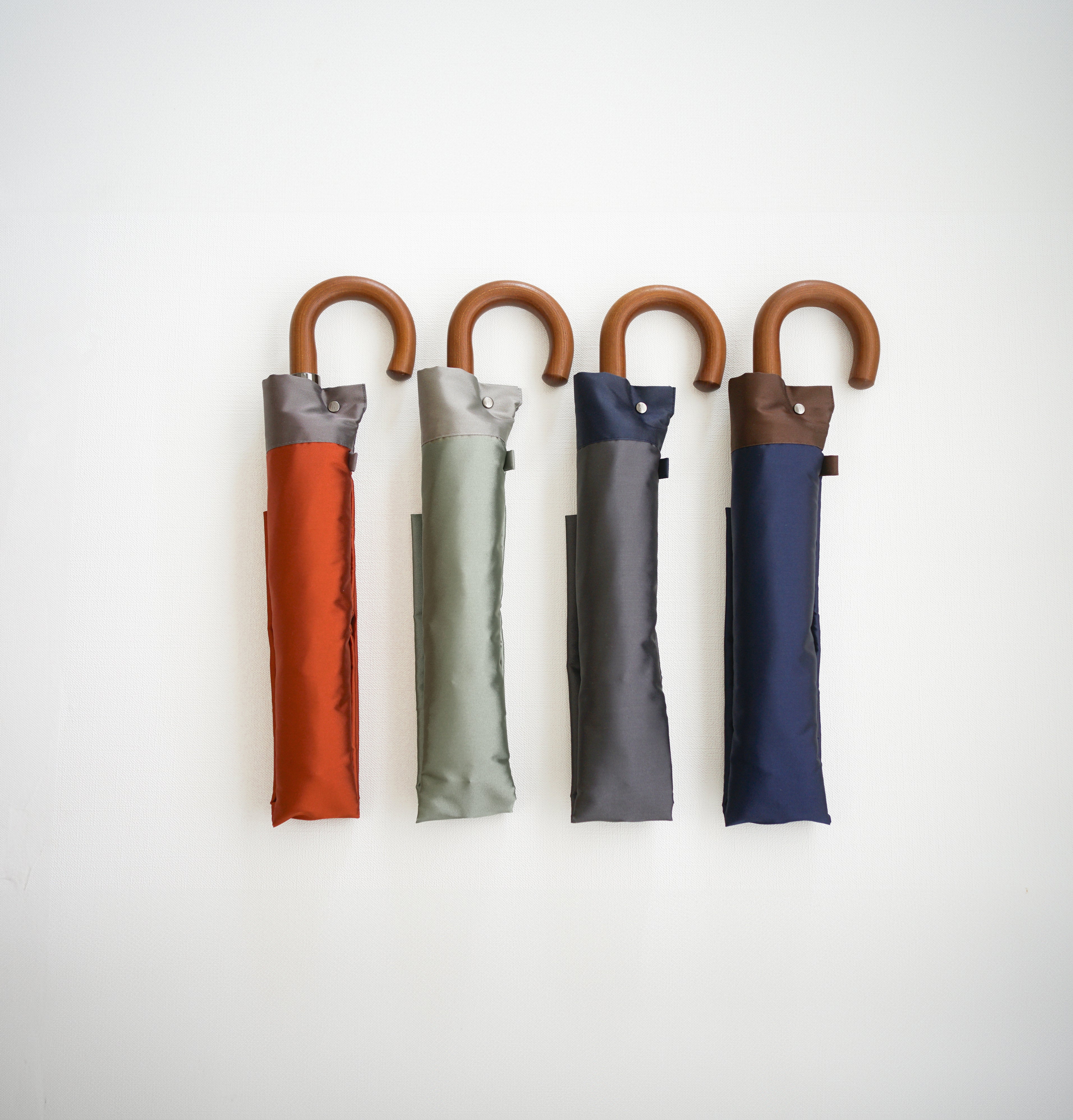 折りたたみ傘 メンズ 雨傘 小幅の甲州織生地ならではの、2色の組み合わせ