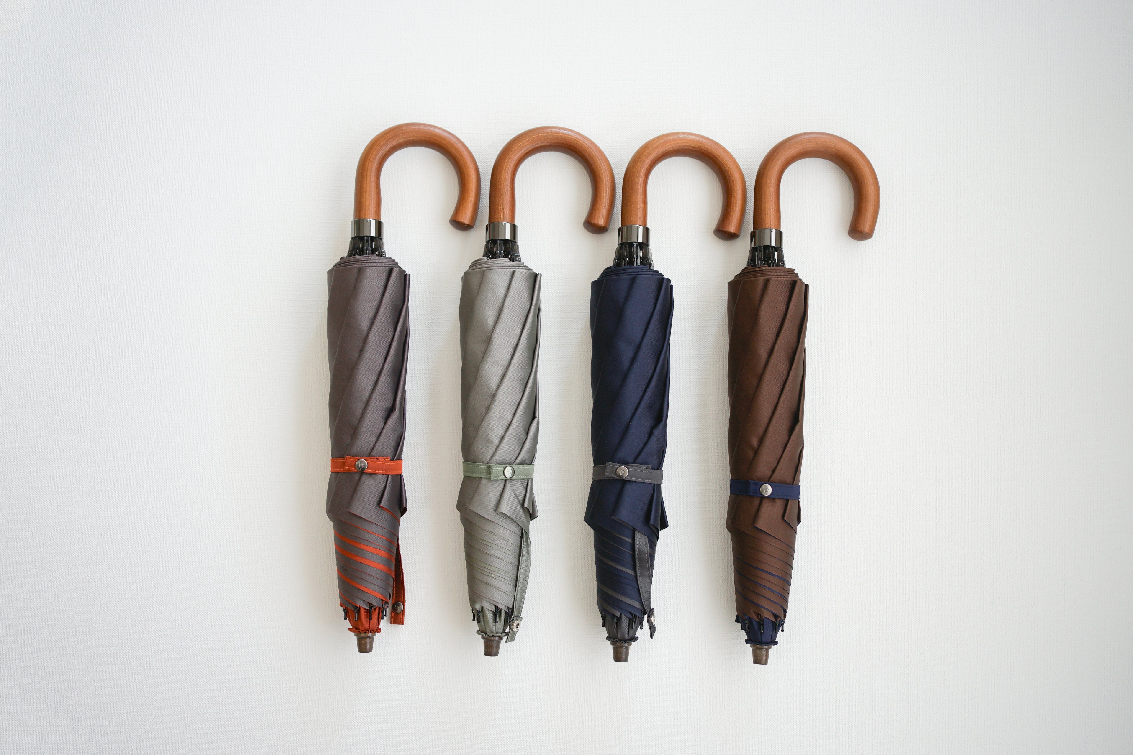 折りたたみ傘 メンズ 雨傘 小幅の甲州織生地ならではの、2色の組み合わせ