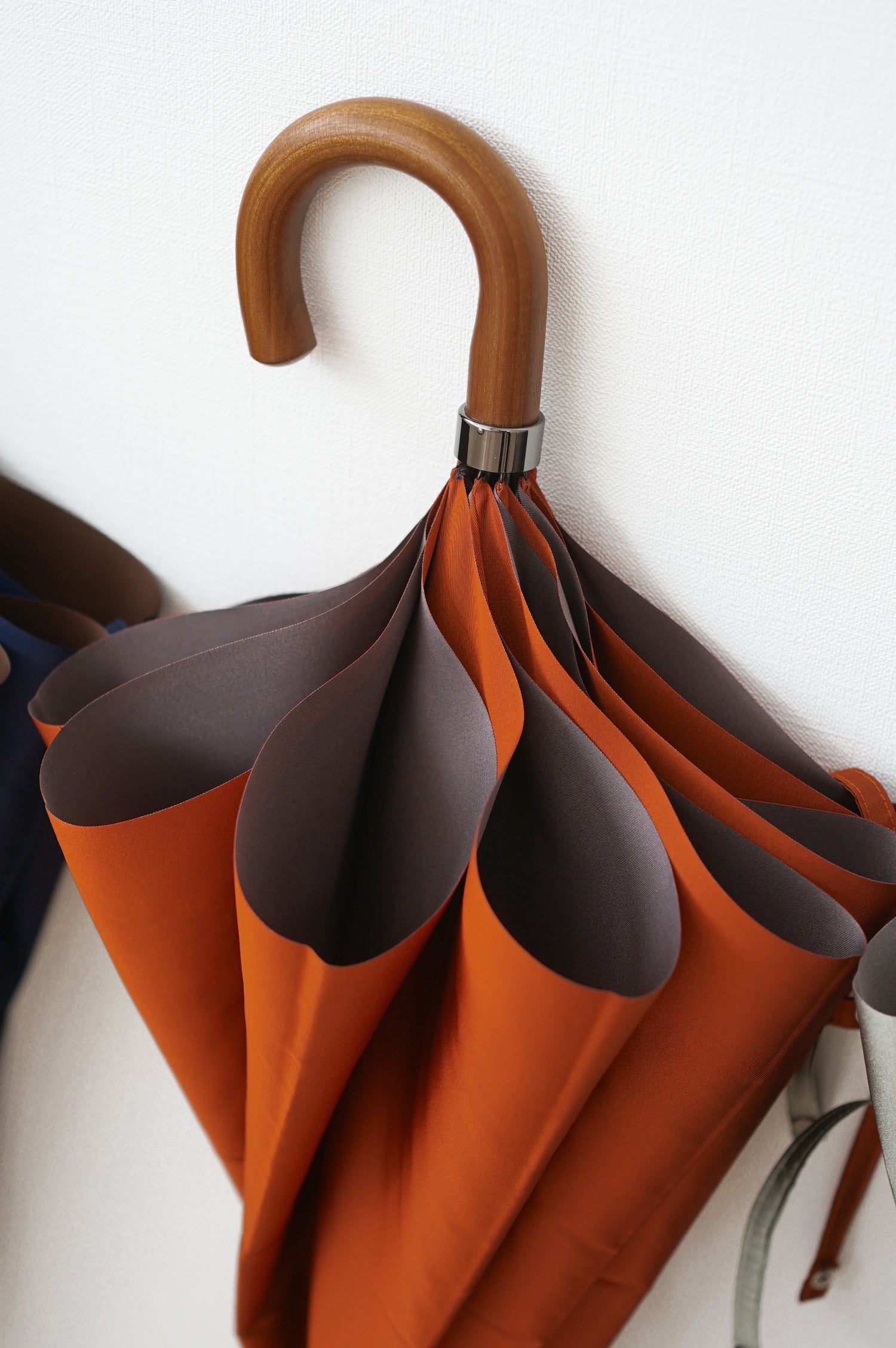 折りたたみ傘 メンズ 雨傘 傘をたたまなくても持ち歩けます