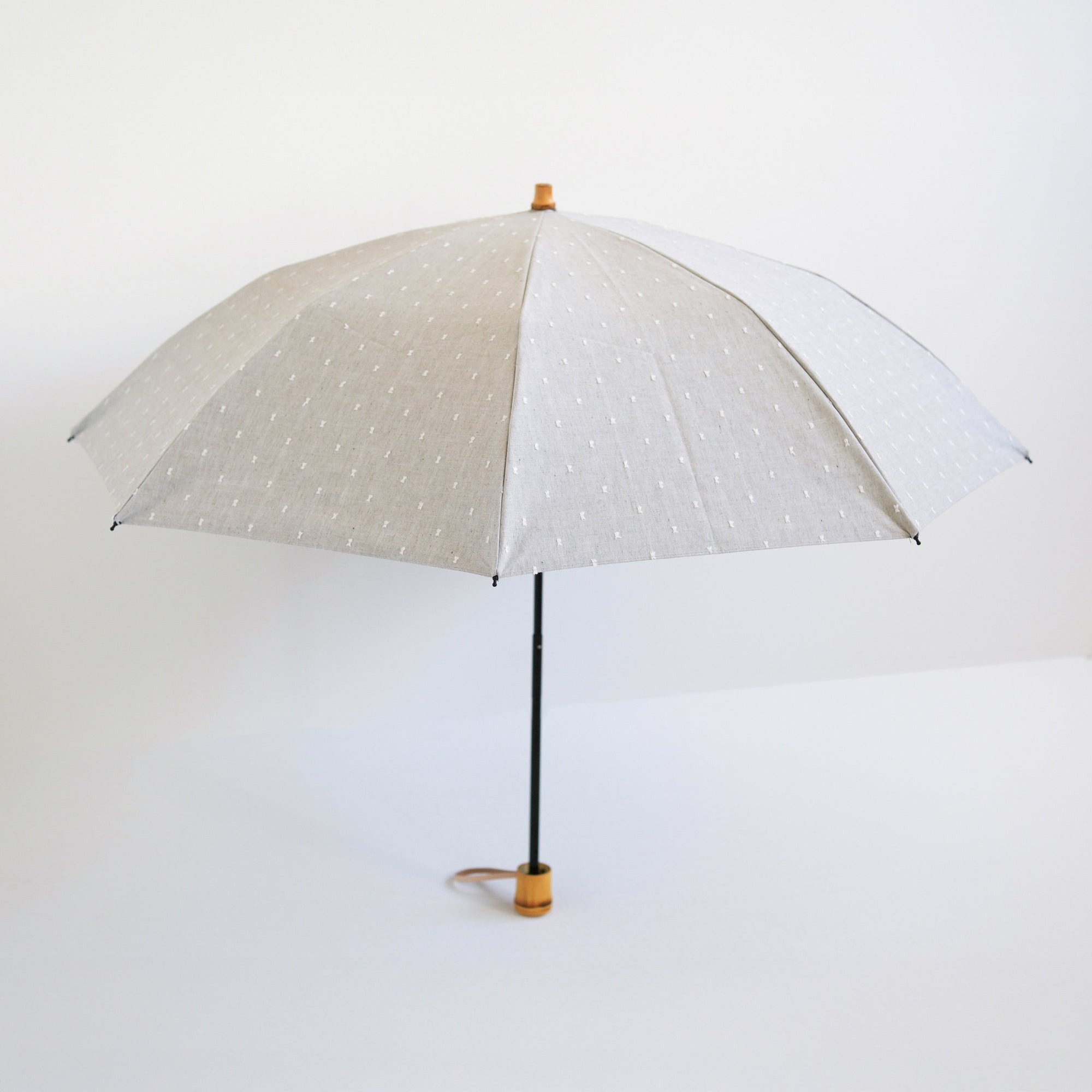 折りたたみ傘 レディース 晴雨兼用傘 遮光・遮熱 2段折り 小宮商店　Fringe Dot Shade　ライトグレー(竹コンパクトタイプ)