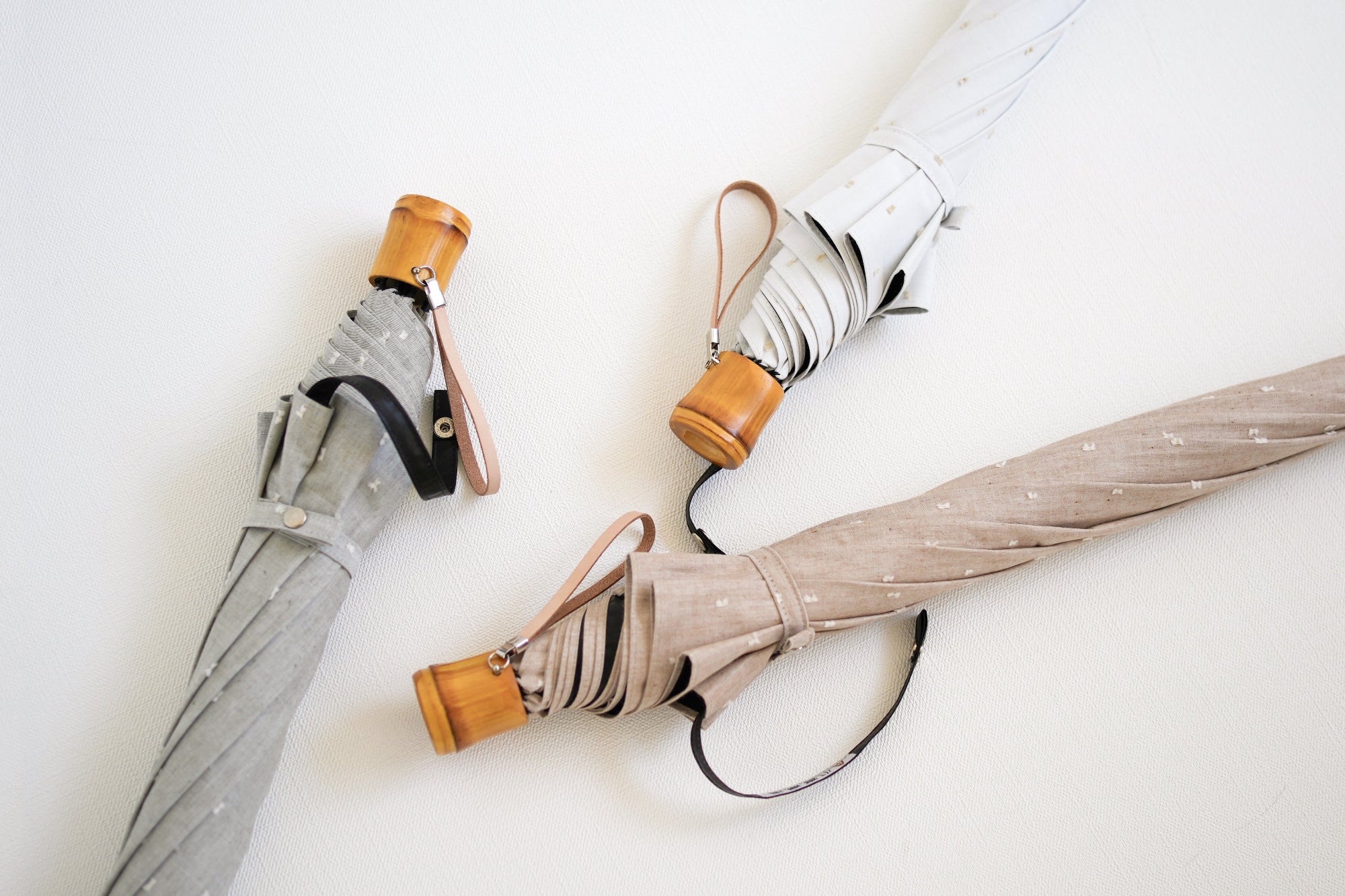 折りたたみ傘 レディース 晴雨兼用傘　軽量ですべりにくい、2種類の竹のハンドル