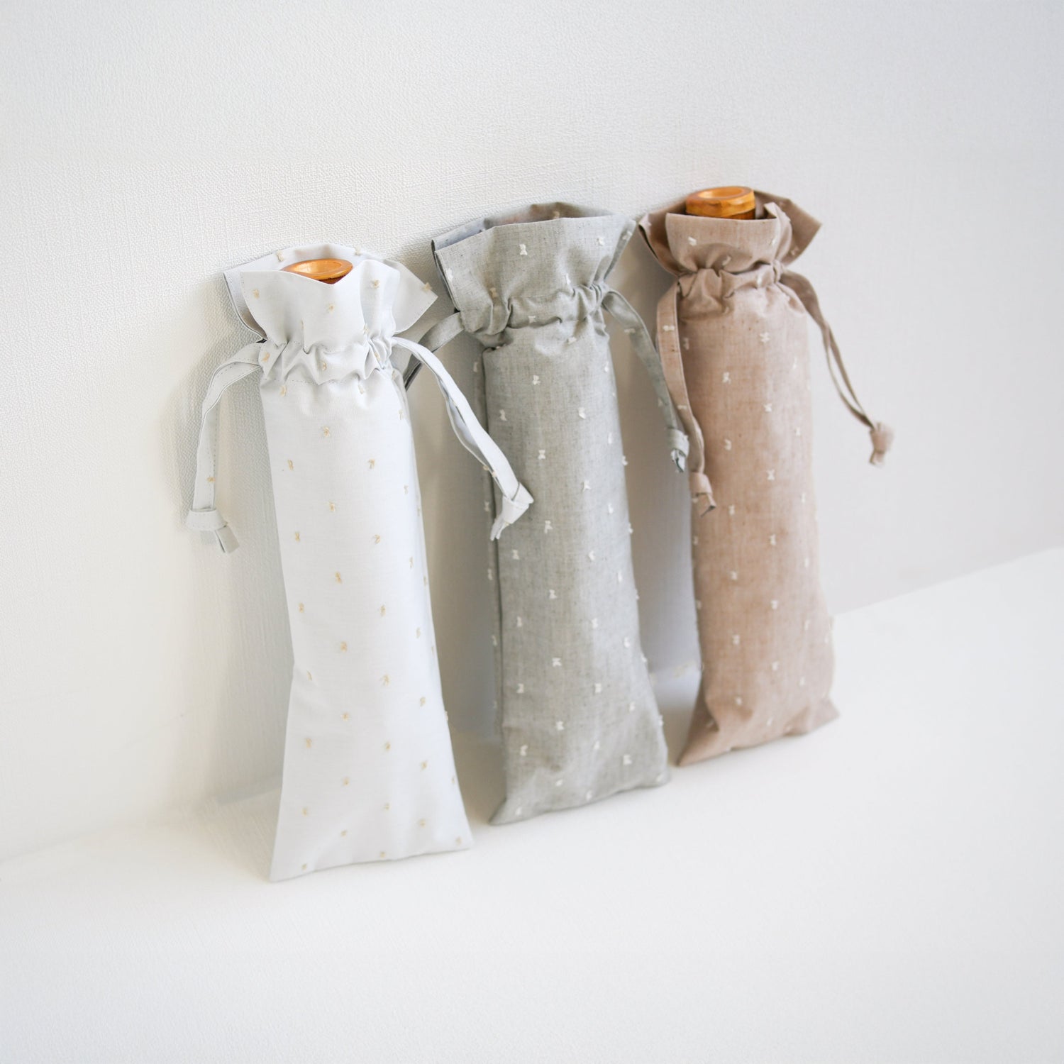 折りたたみ傘 レディース 晴雨兼用傘　立体的なドット柄がかわいい、機能的な晴雨兼用傘