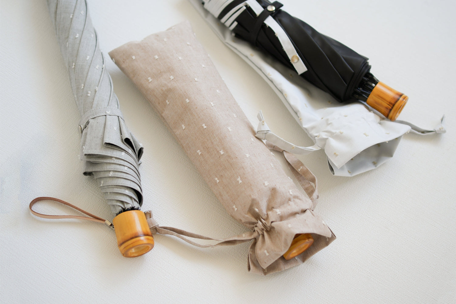 折りたたみ傘 レディース 晴雨兼用傘　立体的なドット柄がかわいい、機能的な晴雨兼用傘