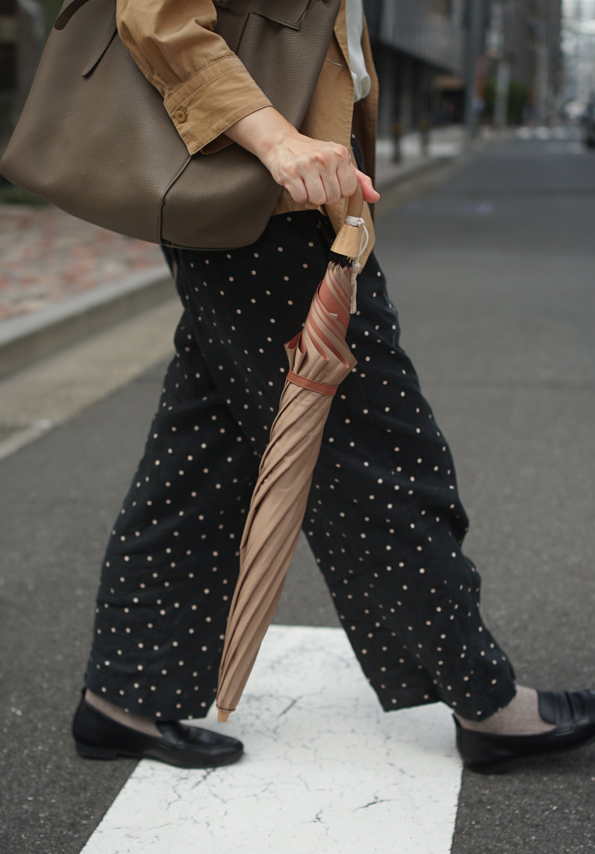 折りたたみ傘 レディース 雨傘 コーディネートしやすい2色のニュアンスカラー