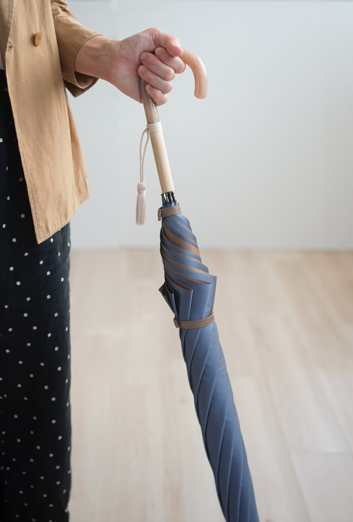 長傘 レディース 雨傘 ネームバンドの色が さりげないアクセントに