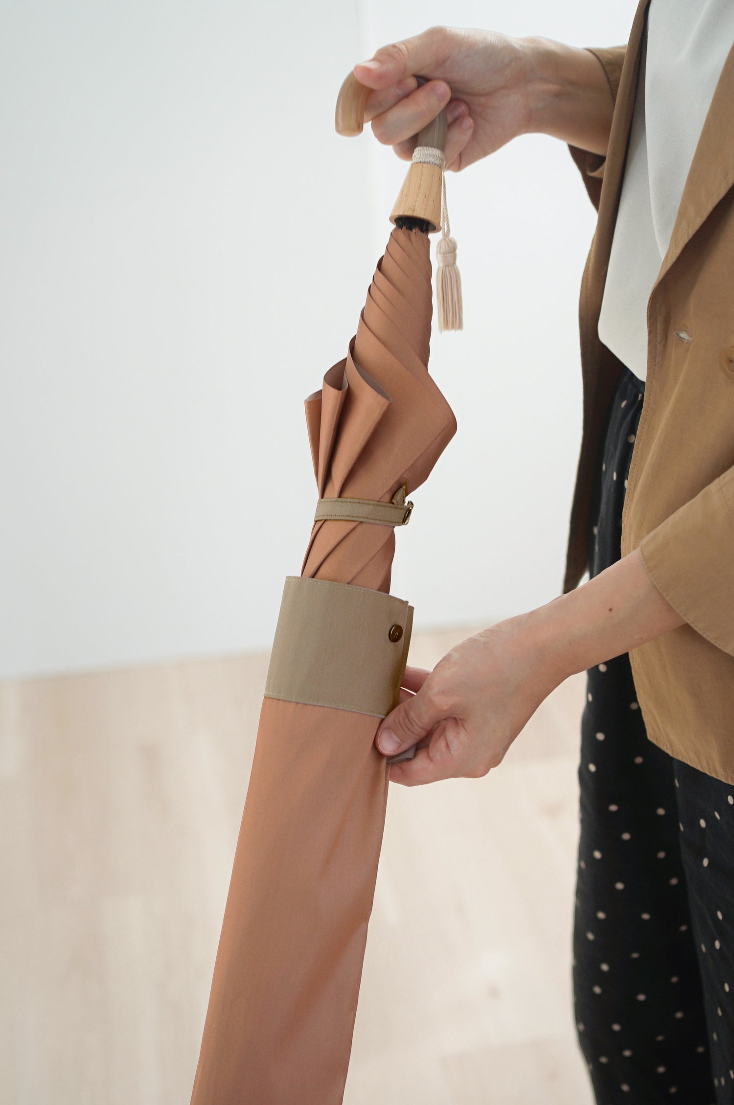 折りたたみ傘 レディース 雨傘 コーディネートしやすい2色のニュアンスカラー