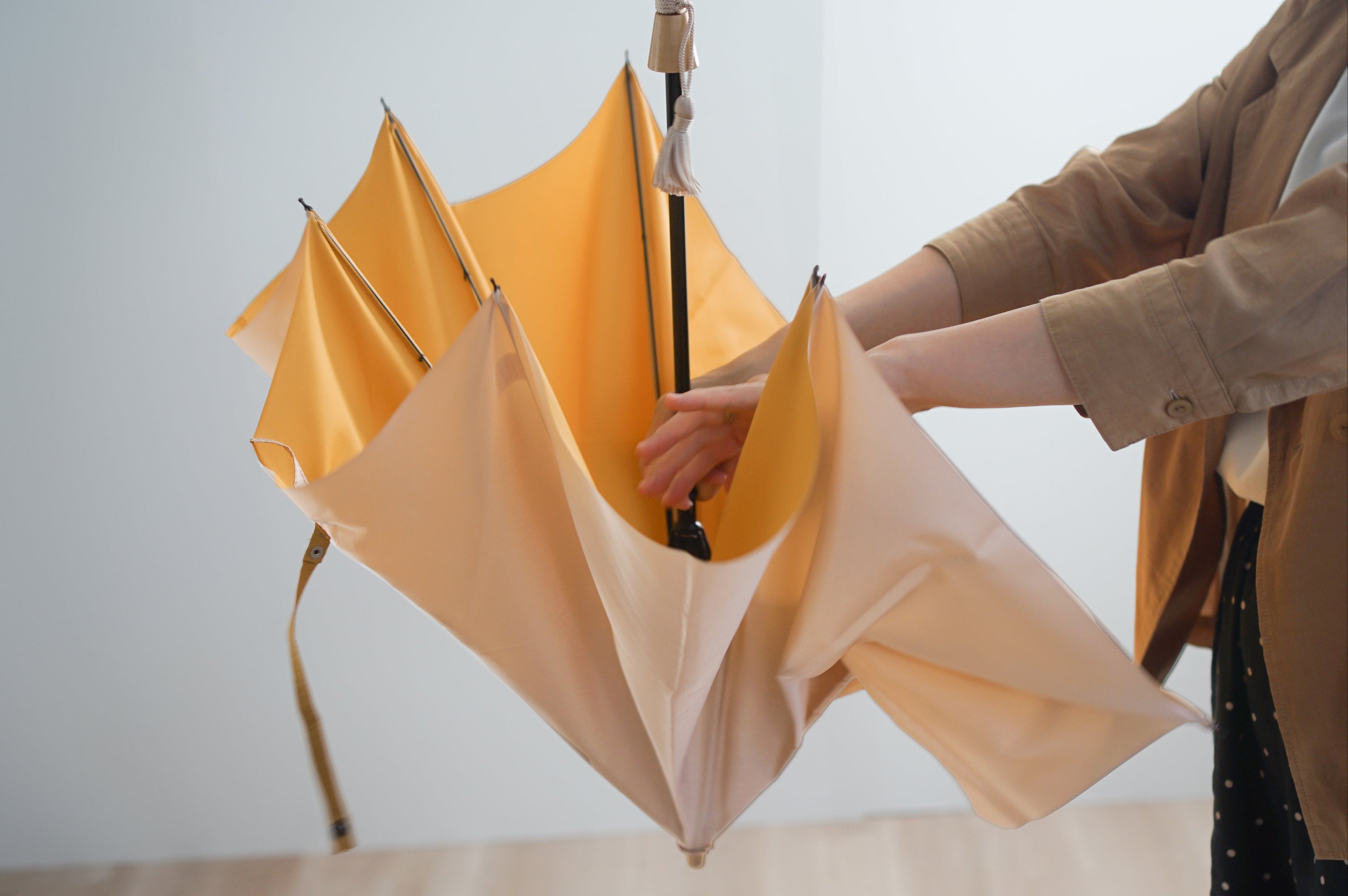 折りたたみ傘 レディース 雨傘 コーディネートしやすい2色のニュアンスカラー