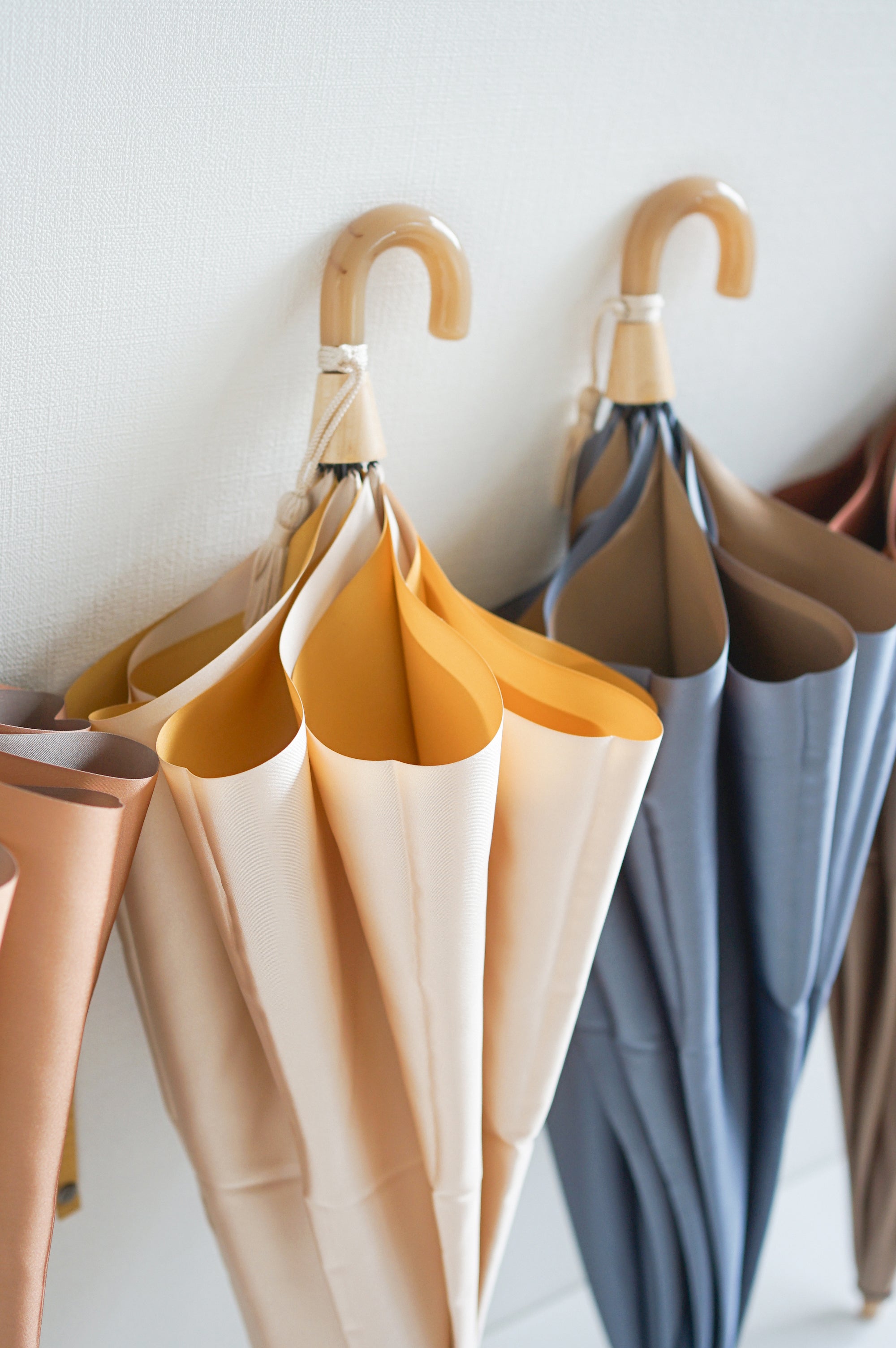 折りたたみ傘 レディース 雨傘 コーディネートしやすい2色のニュアンスカラー