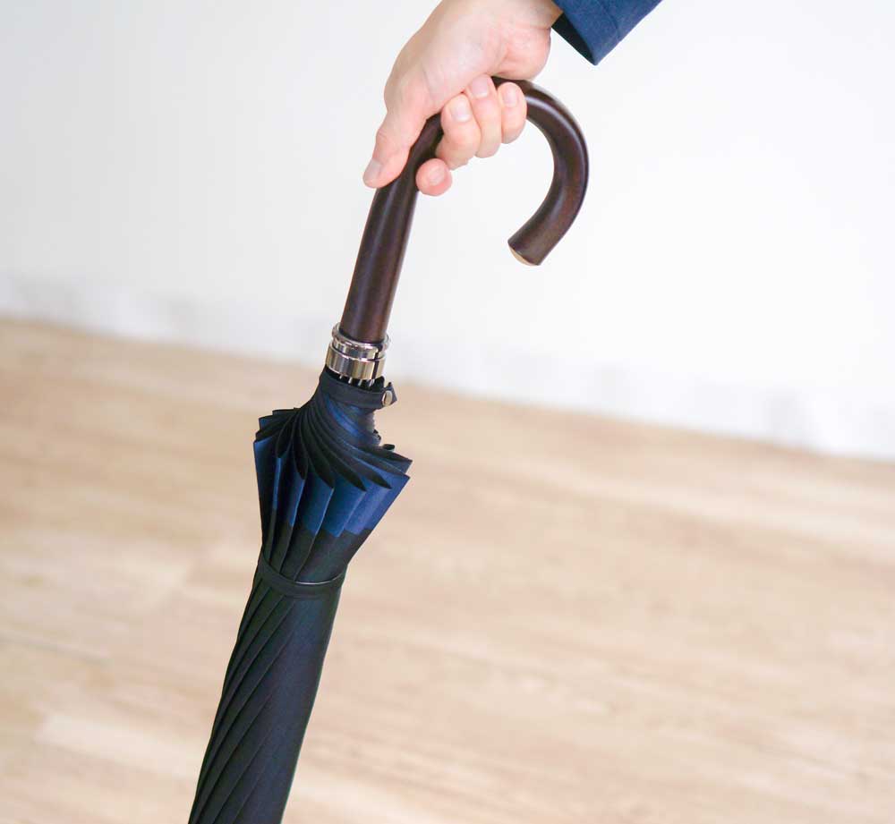 長傘 メンズ 雨傘 高級感を演出する、ダークブラウンの楓のハンドル