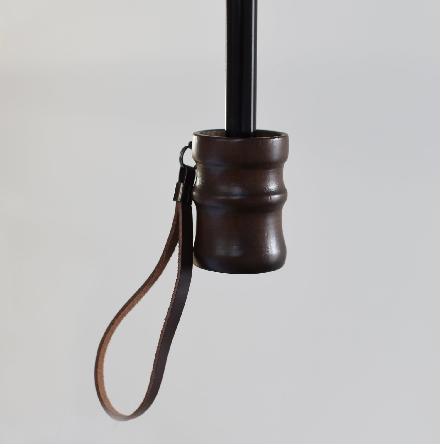 折りたたみ傘 メンズ 雨傘 持ちやすさを追求した、天然木のハンドル