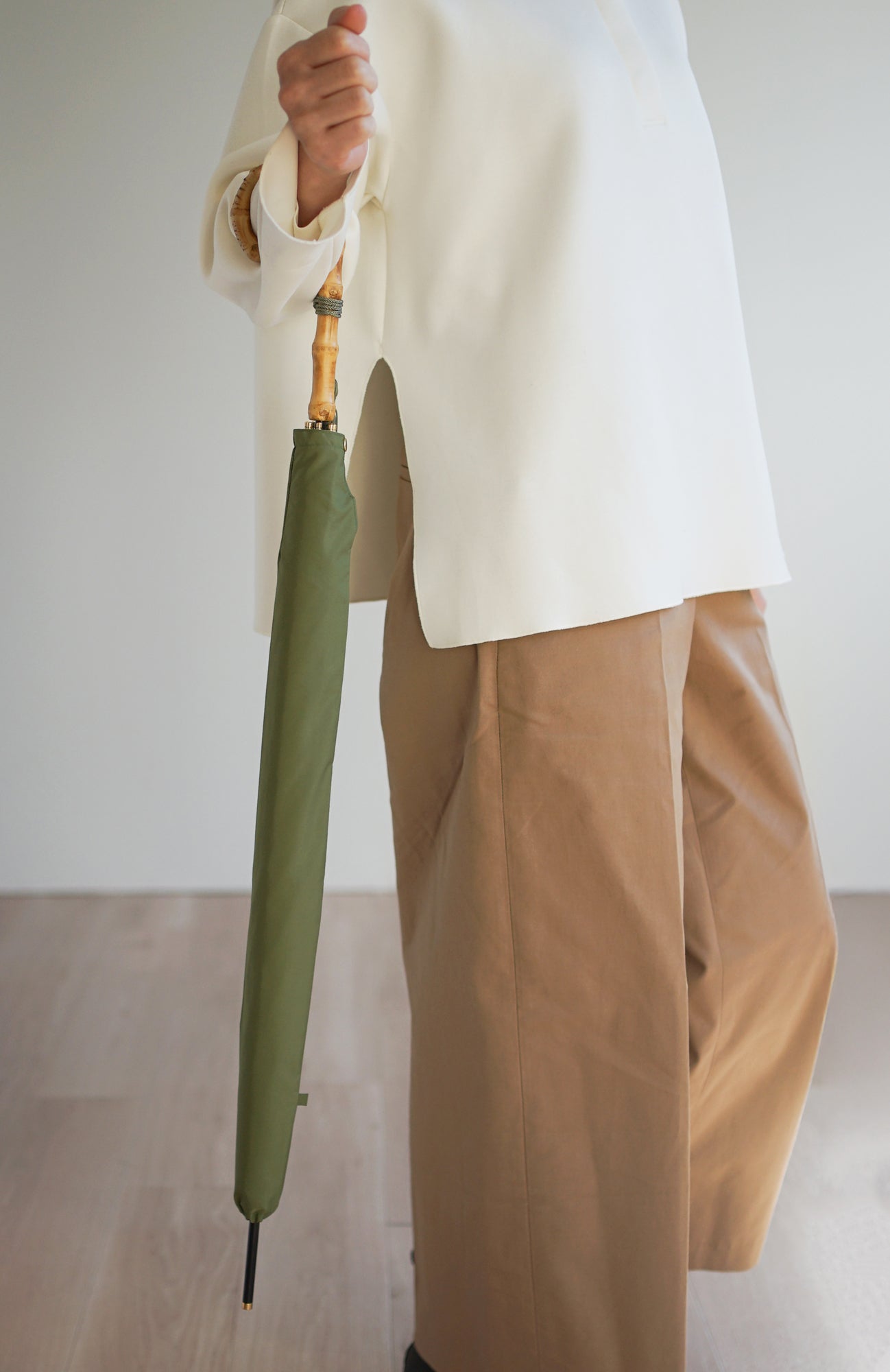 長傘 レディース 雨傘 骨も手元もスリムにこだわったシルエットが魅力の長傘